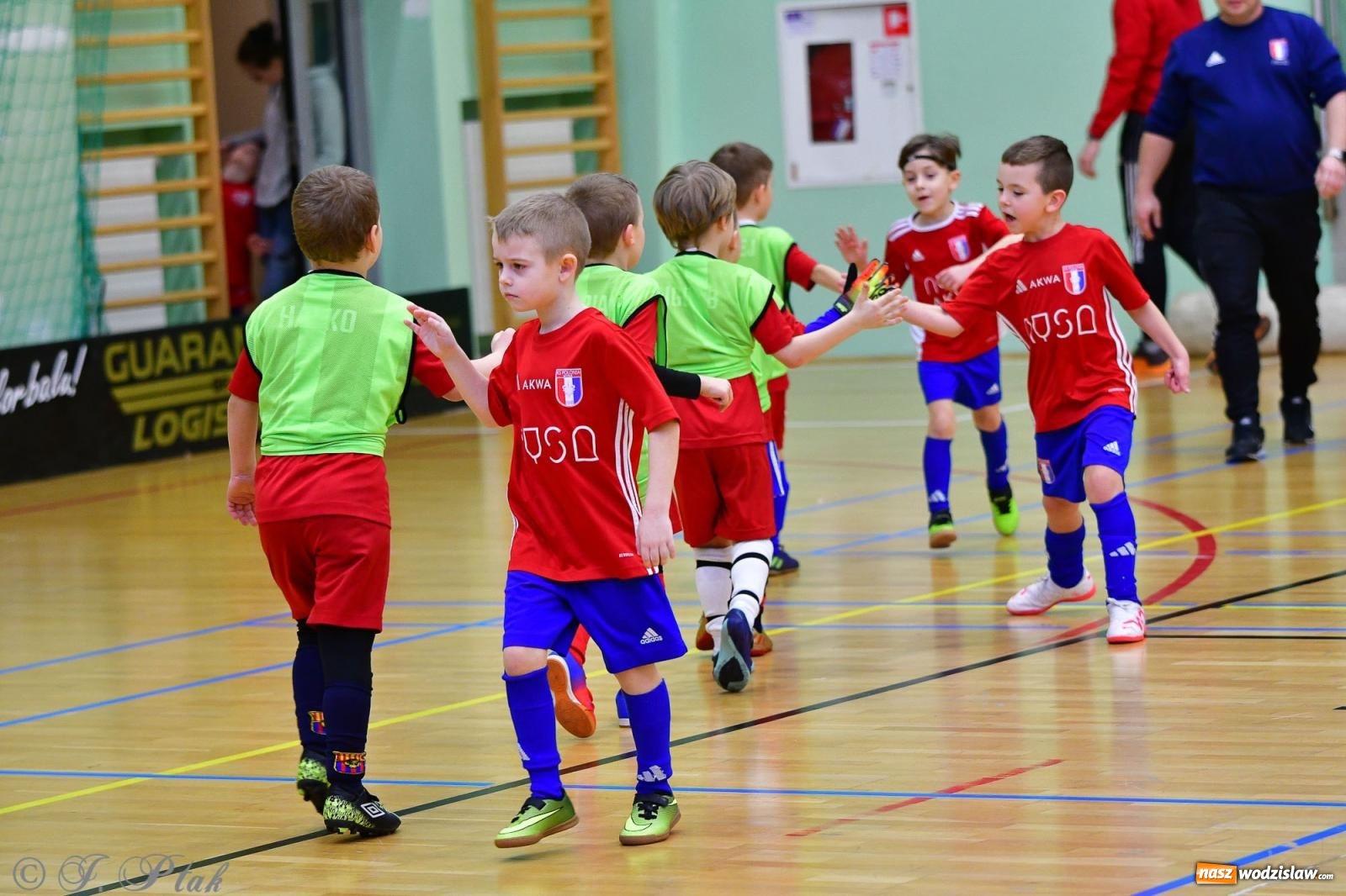 Zdjęcie w galerii na portalu naszwodzislaw.com: Junior Futsal Cup. Zmagania skrzatów z regionu w Raciborzu [FOTO] wiadomości z regionu