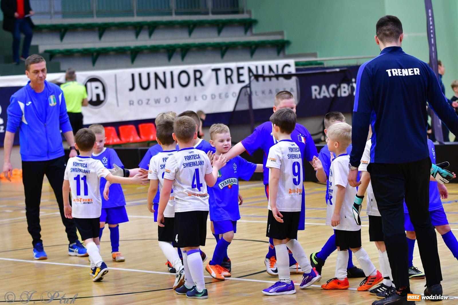 Zdjęcie w galerii na portalu naszwodzislaw.com: Junior Futsal Cup. Zmagania skrzatów z regionu w Raciborzu [FOTO] wiadomości z regionu
