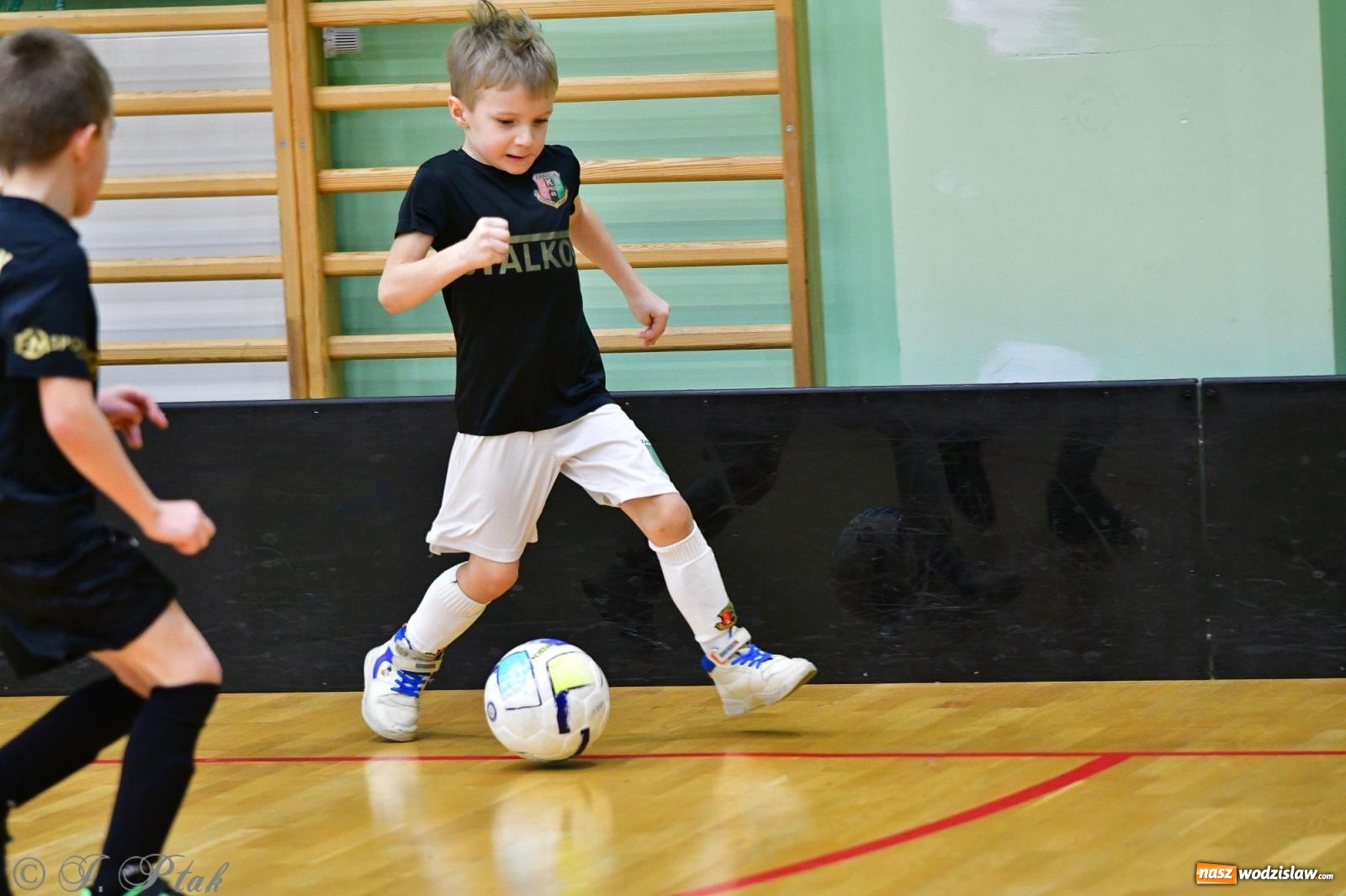 Zdjęcie w galerii na portalu naszwodzislaw.com: Junior Futsal Cup. Zmagania skrzatów z regionu w Raciborzu [FOTO] wiadomości z regionu