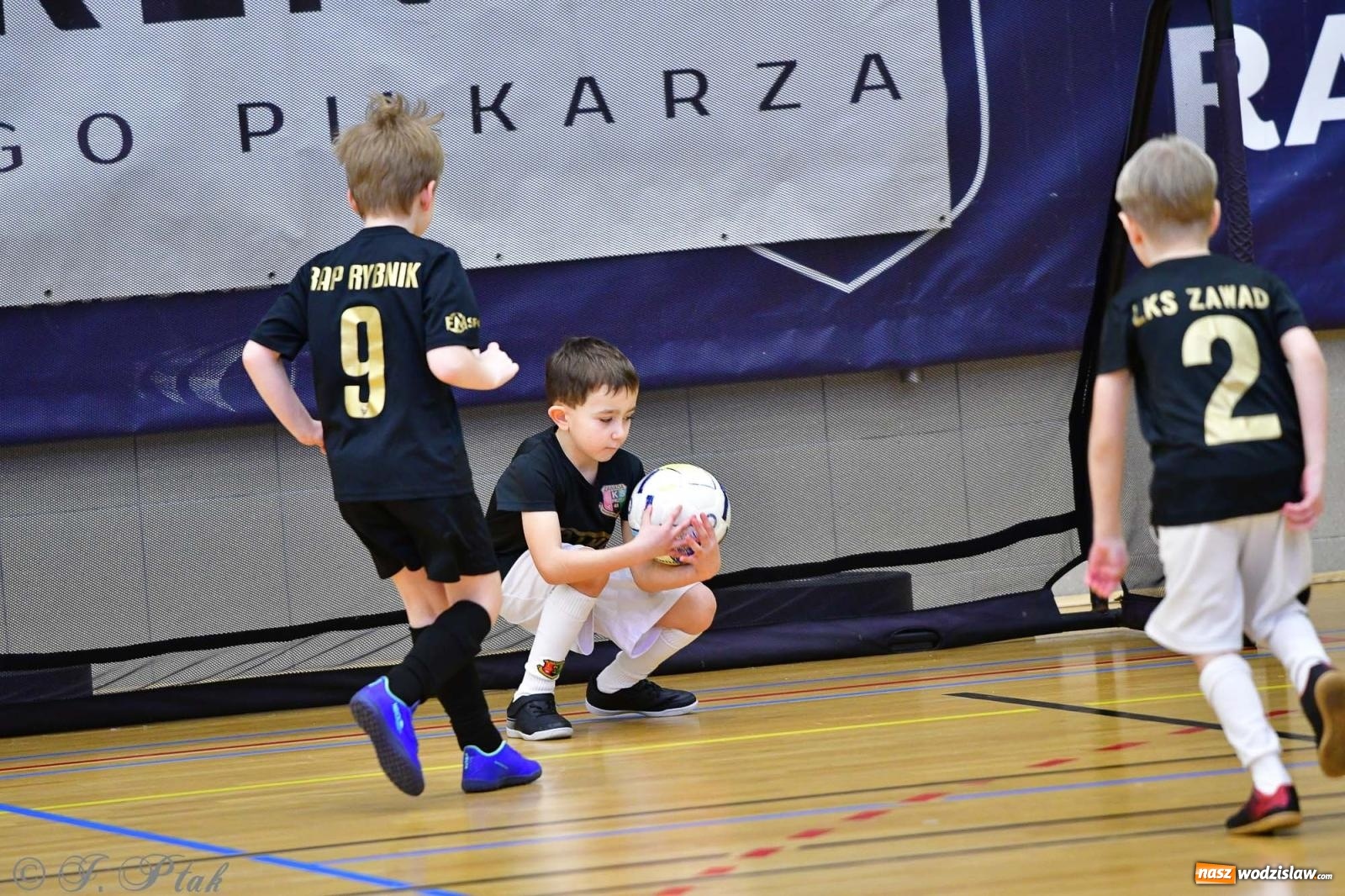 Zdjęcie w galerii na portalu naszwodzislaw.com: Junior Futsal Cup. Zmagania skrzatów z regionu w Raciborzu [FOTO] wiadomości z regionu