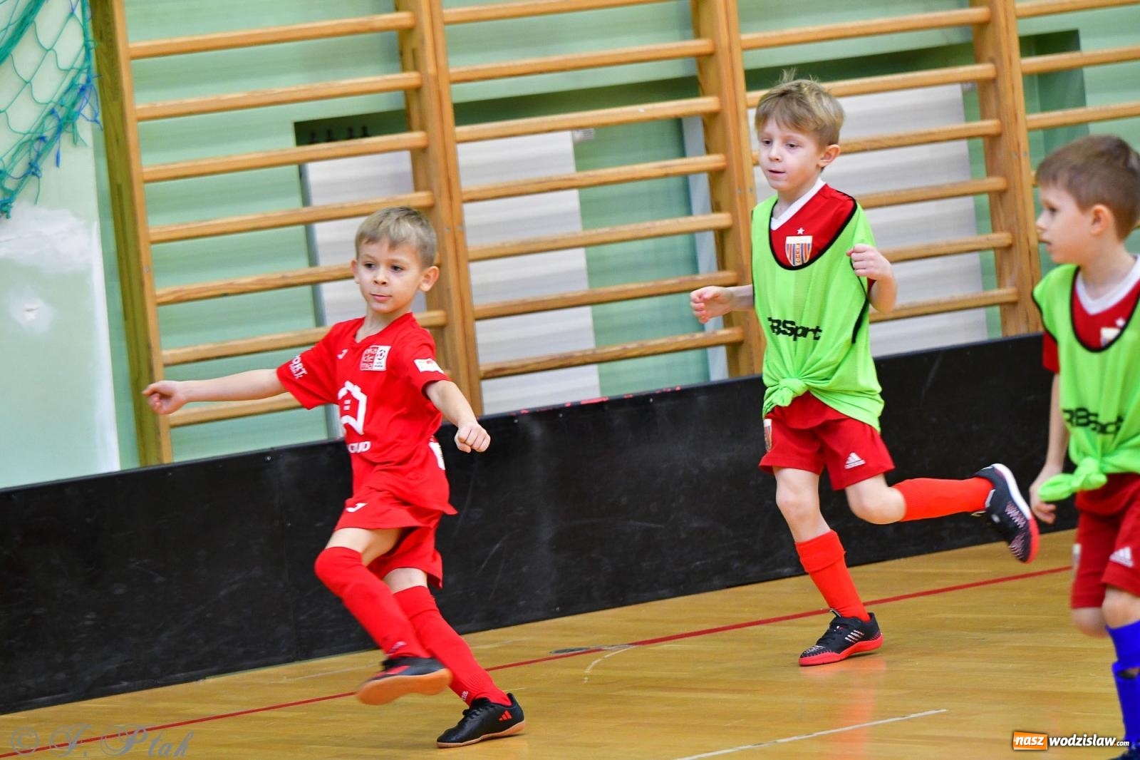Zdjęcie w galerii na portalu naszwodzislaw.com: Junior Futsal Cup. Zmagania skrzatów z regionu w Raciborzu [FOTO] wiadomości z regionu