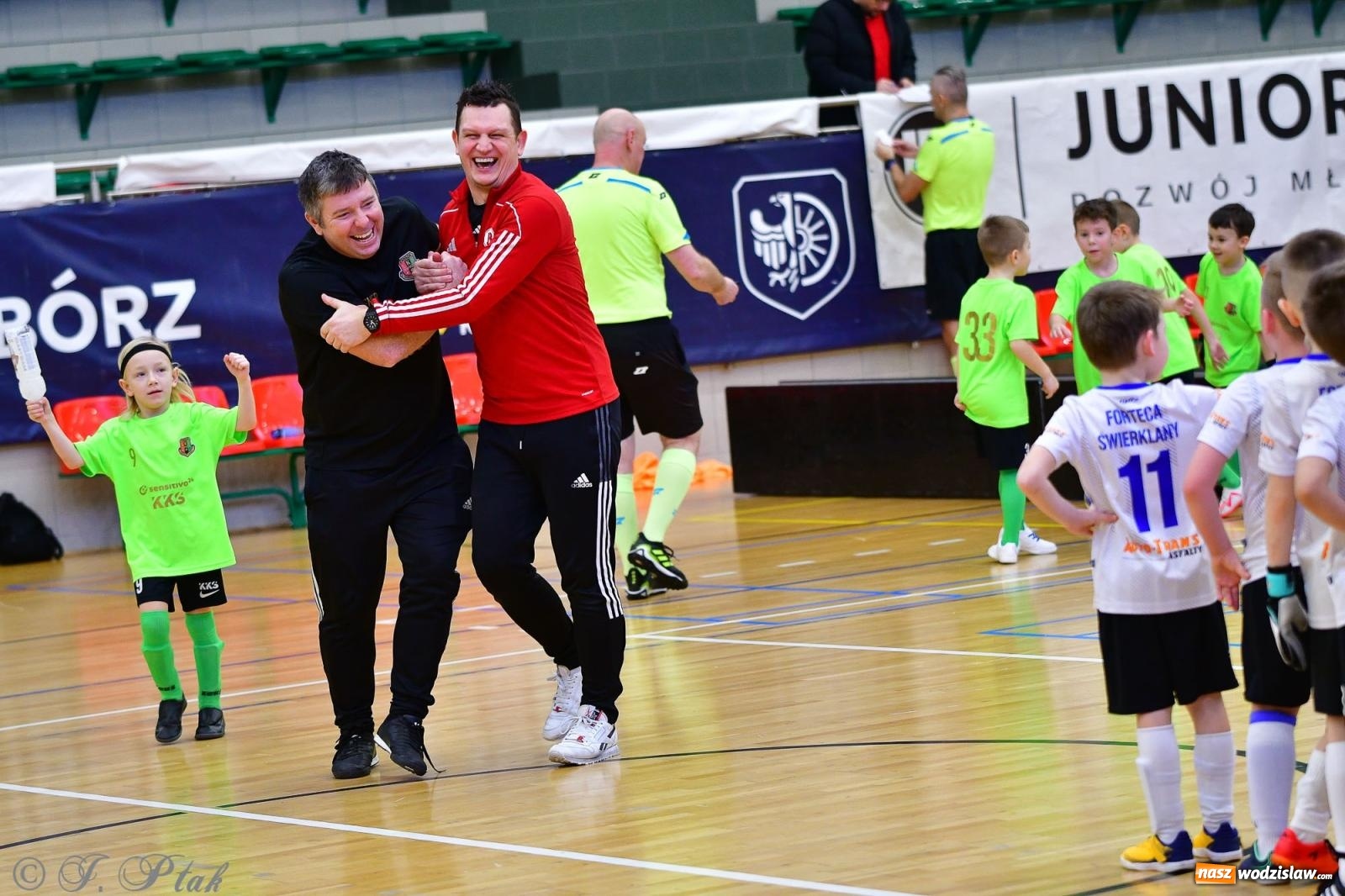 Zdjęcie w galerii na portalu naszwodzislaw.com: Junior Futsal Cup. Zmagania skrzatów z regionu w Raciborzu [FOTO] wiadomości z regionu