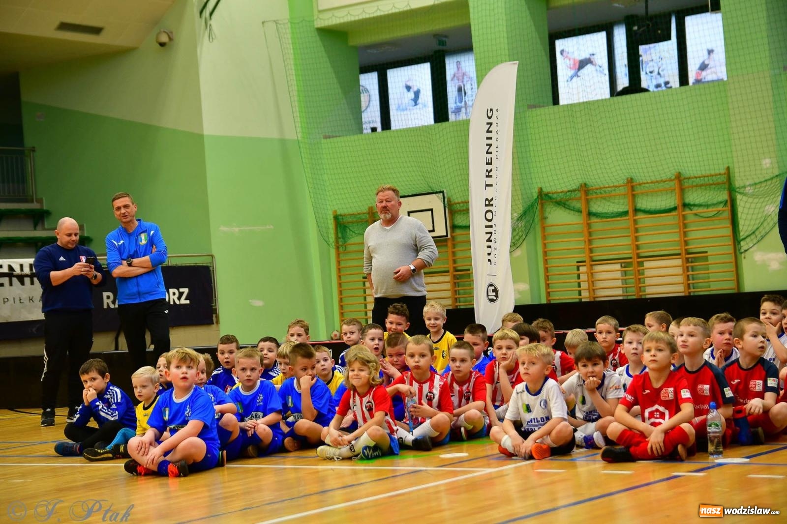 Zdjęcie w galerii na portalu naszwodzislaw.com: Junior Futsal Cup. Zmagania skrzatów z regionu w Raciborzu [FOTO] wiadomości z regionu