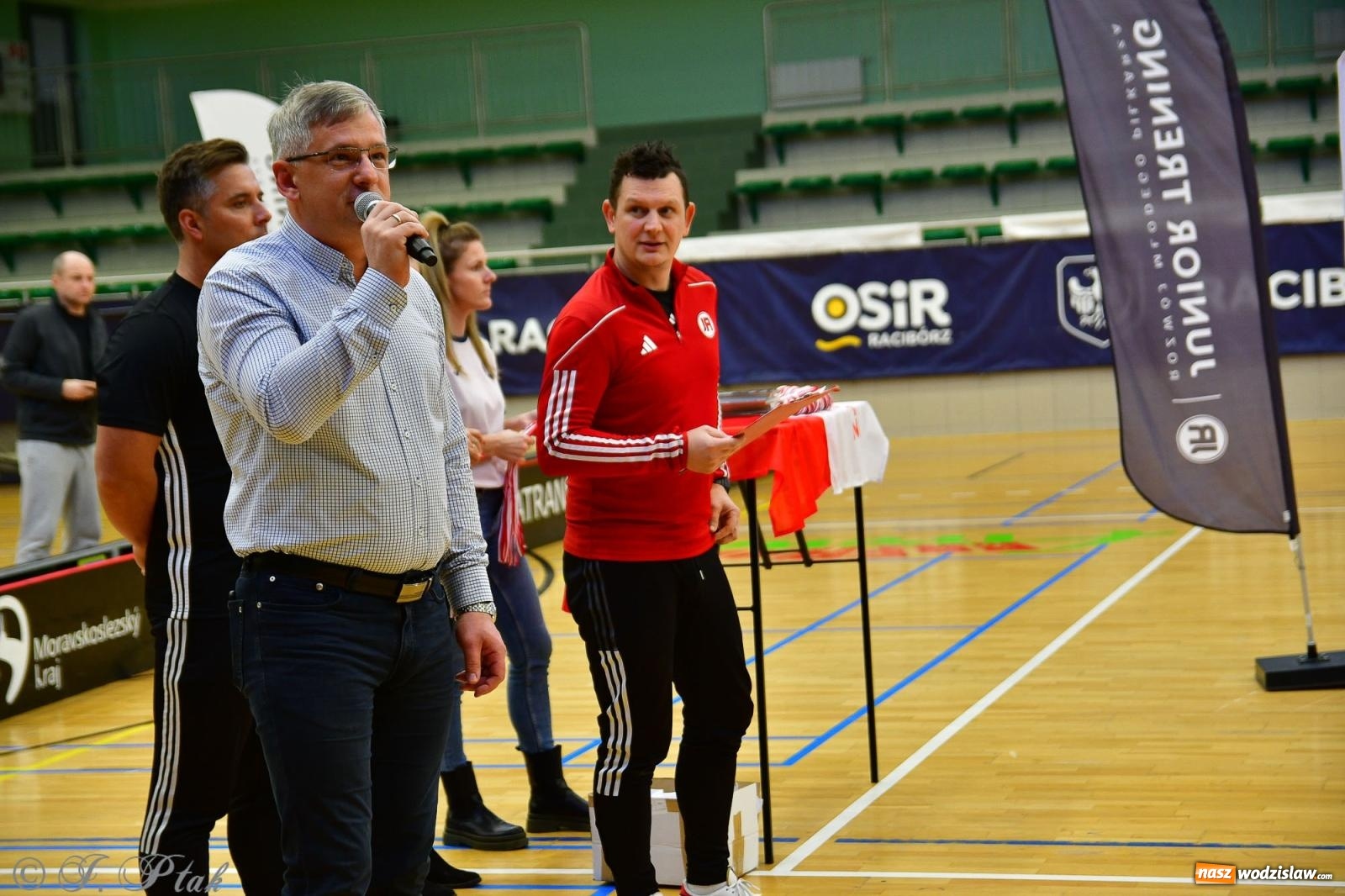 Zdjęcie w galerii na portalu naszwodzislaw.com: Junior Futsal Cup. Zmagania skrzatów z regionu w Raciborzu [FOTO] wiadomości z regionu