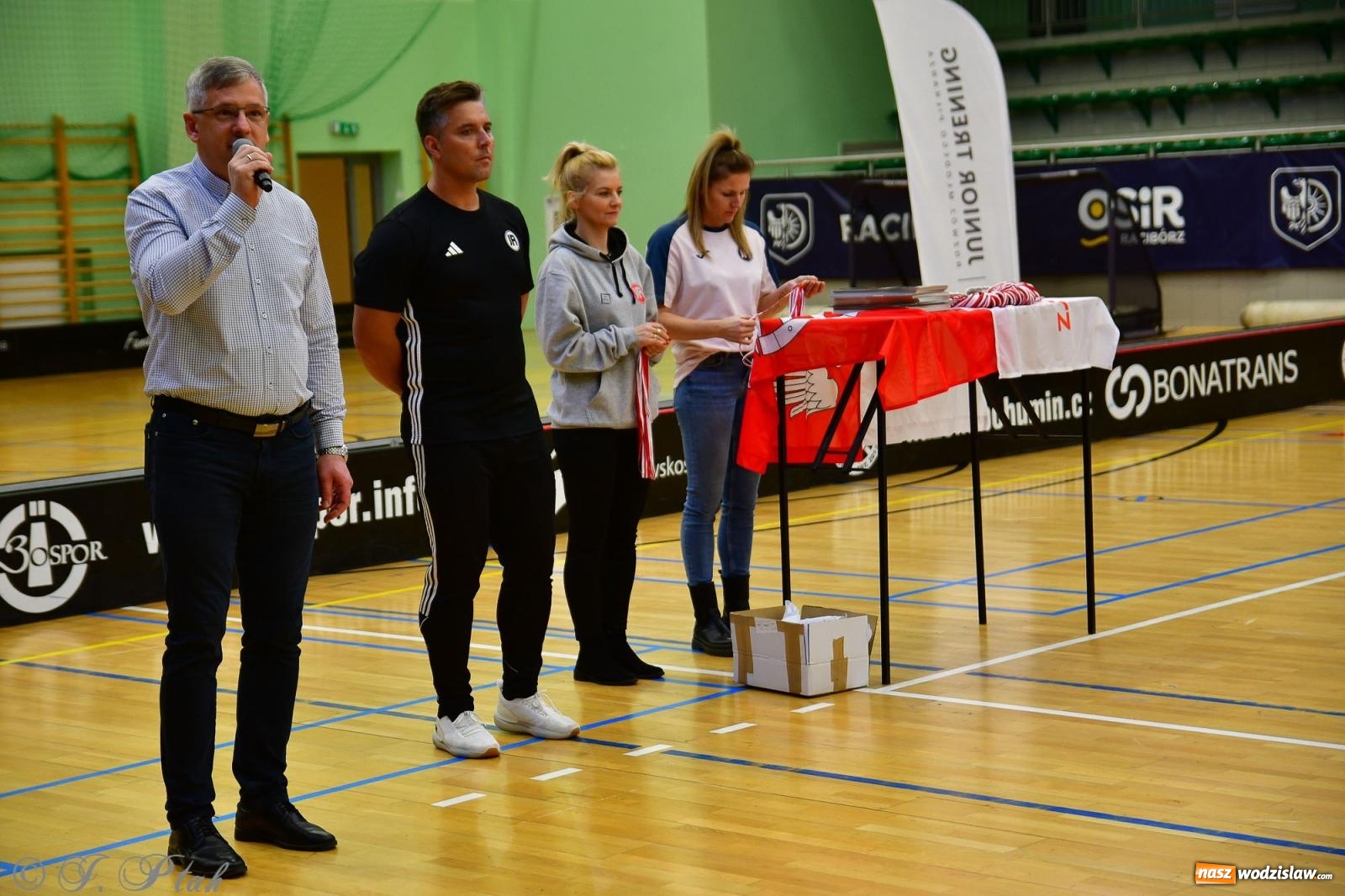 Zdjęcie w galerii na portalu naszwodzislaw.com: Junior Futsal Cup. Zmagania skrzatów z regionu w Raciborzu [FOTO] wiadomości z regionu