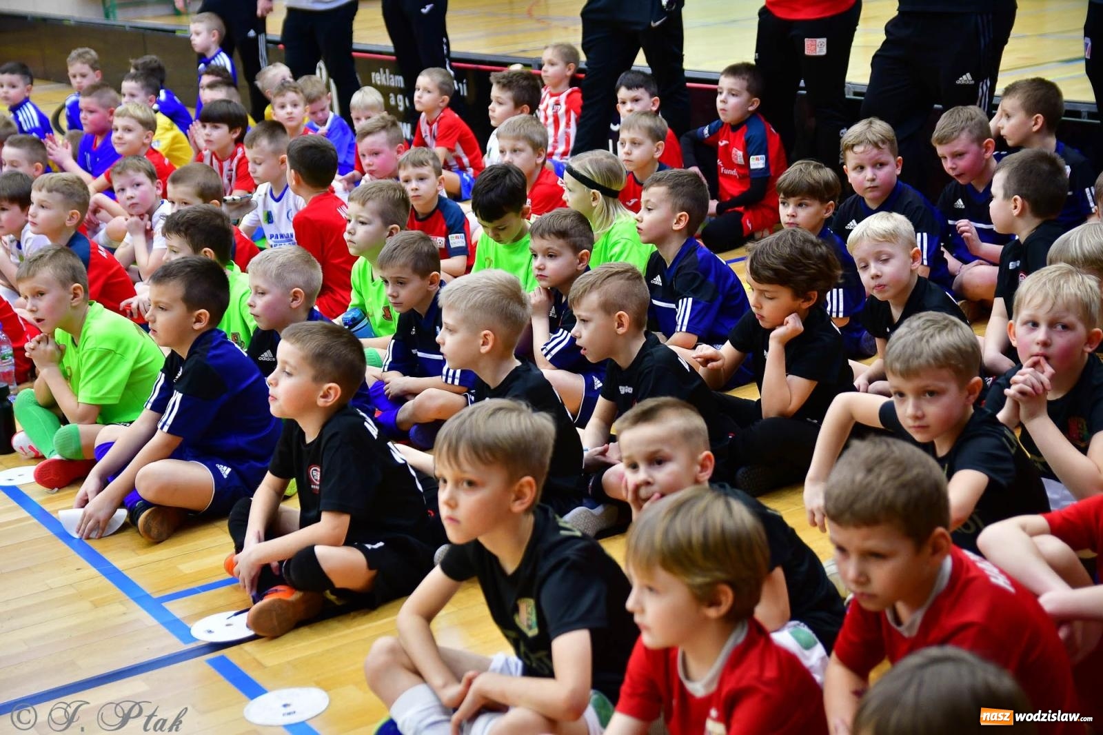 Zdjęcie w galerii na portalu naszwodzislaw.com: Junior Futsal Cup. Zmagania skrzatów z regionu w Raciborzu [FOTO] wiadomości z regionu