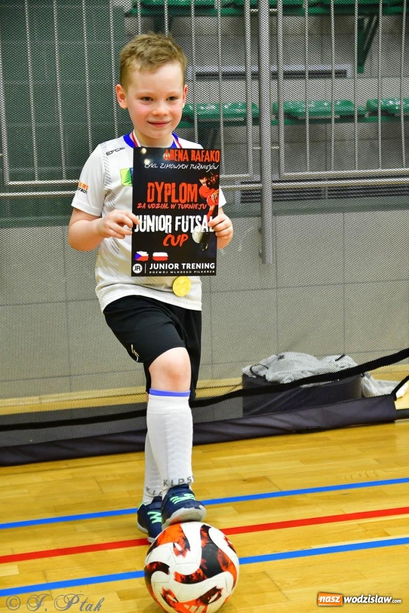 Zdjęcie w galerii na portalu naszwodzislaw.com: Junior Futsal Cup. Zmagania skrzatów z regionu w Raciborzu [FOTO] wiadomości z regionu