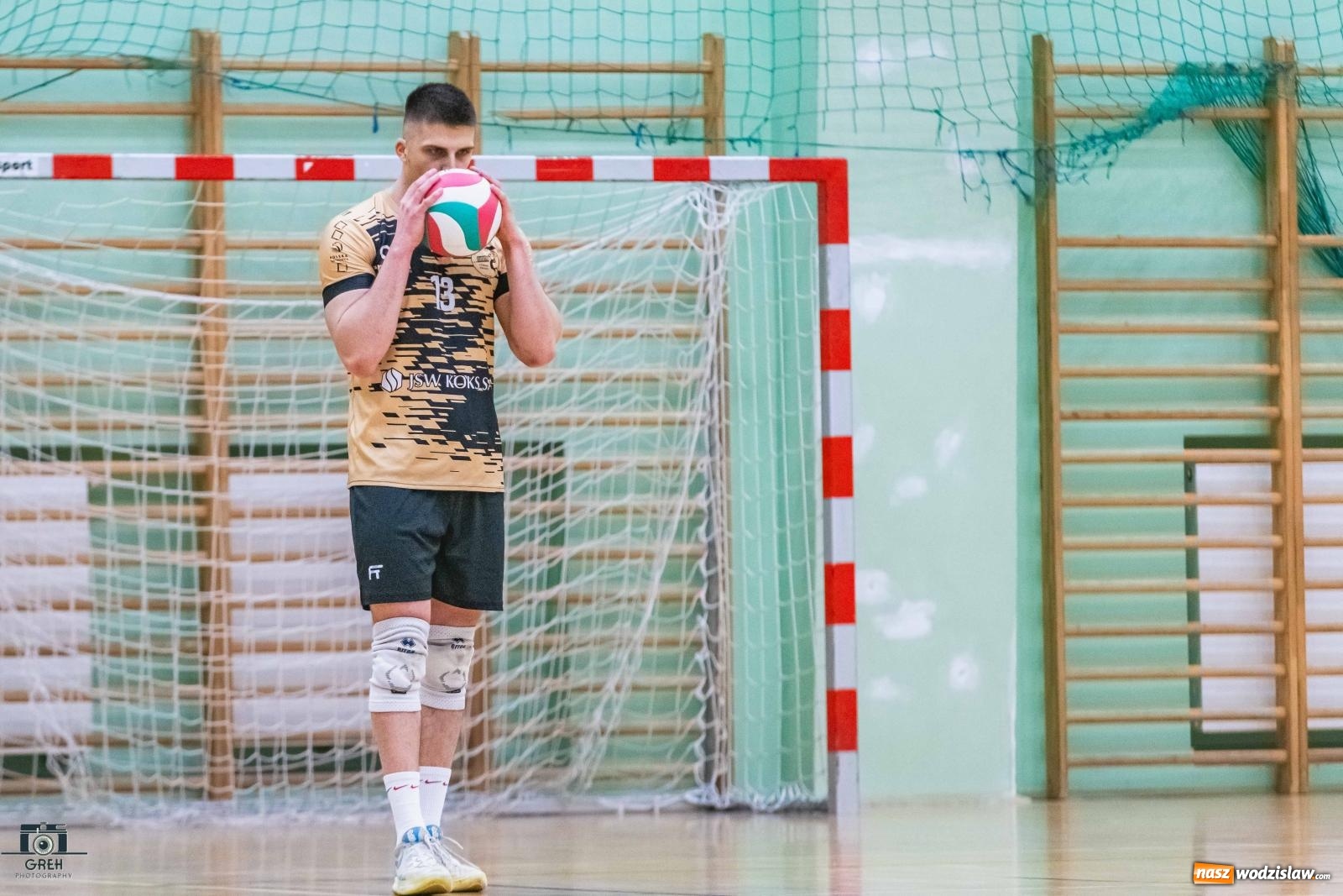 Zdjęcie w galerii na portalu naszwodzislaw.com: Szok i niedowierzanie. Prowadząc 2:0 wrócili tylko z jednym punktem [FOTO] wiadomości z regionu