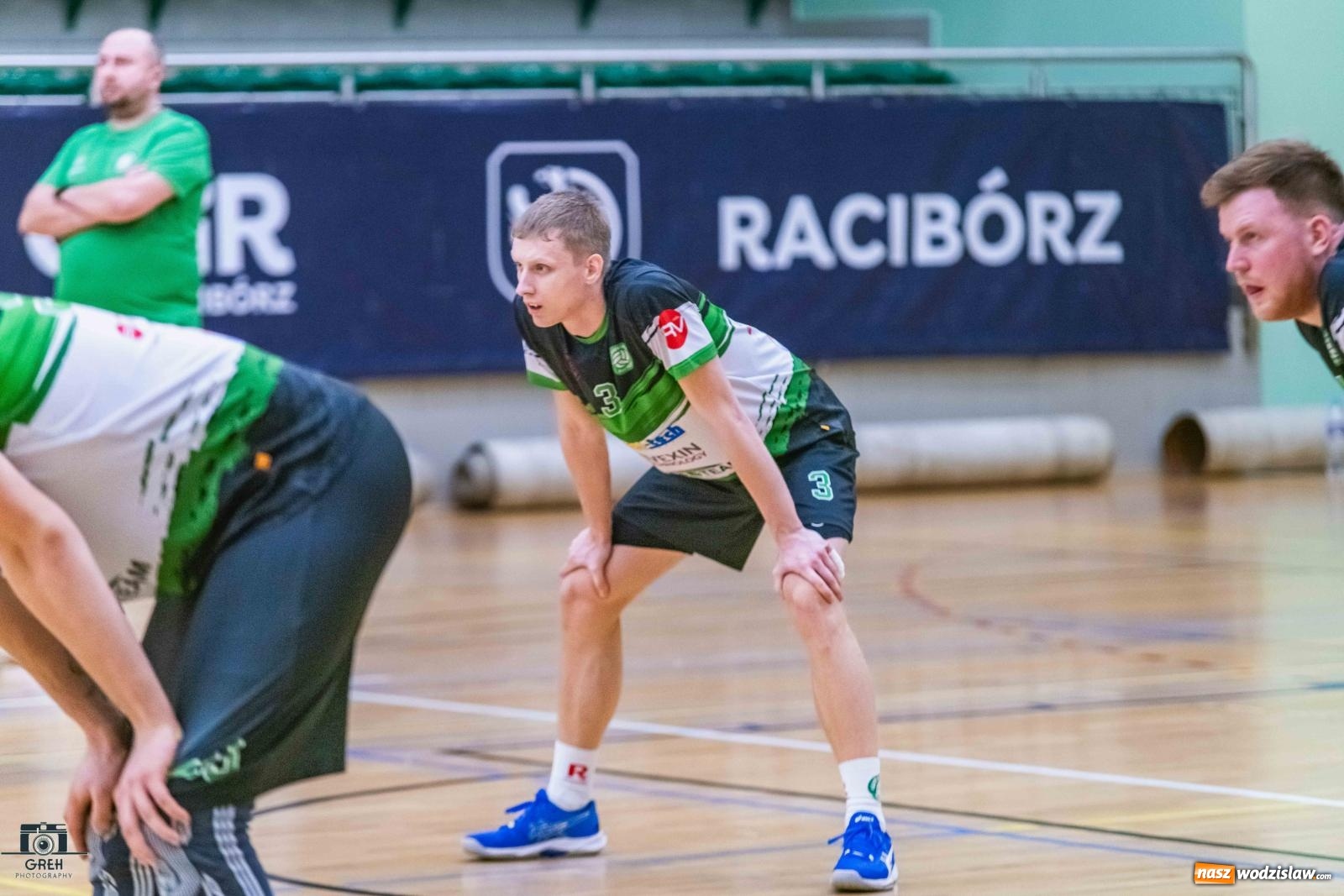 Zdjęcie w galerii na portalu naszwodzislaw.com: Szok i niedowierzanie. Prowadząc 2:0 wrócili tylko z jednym punktem [FOTO] wiadomości z regionu