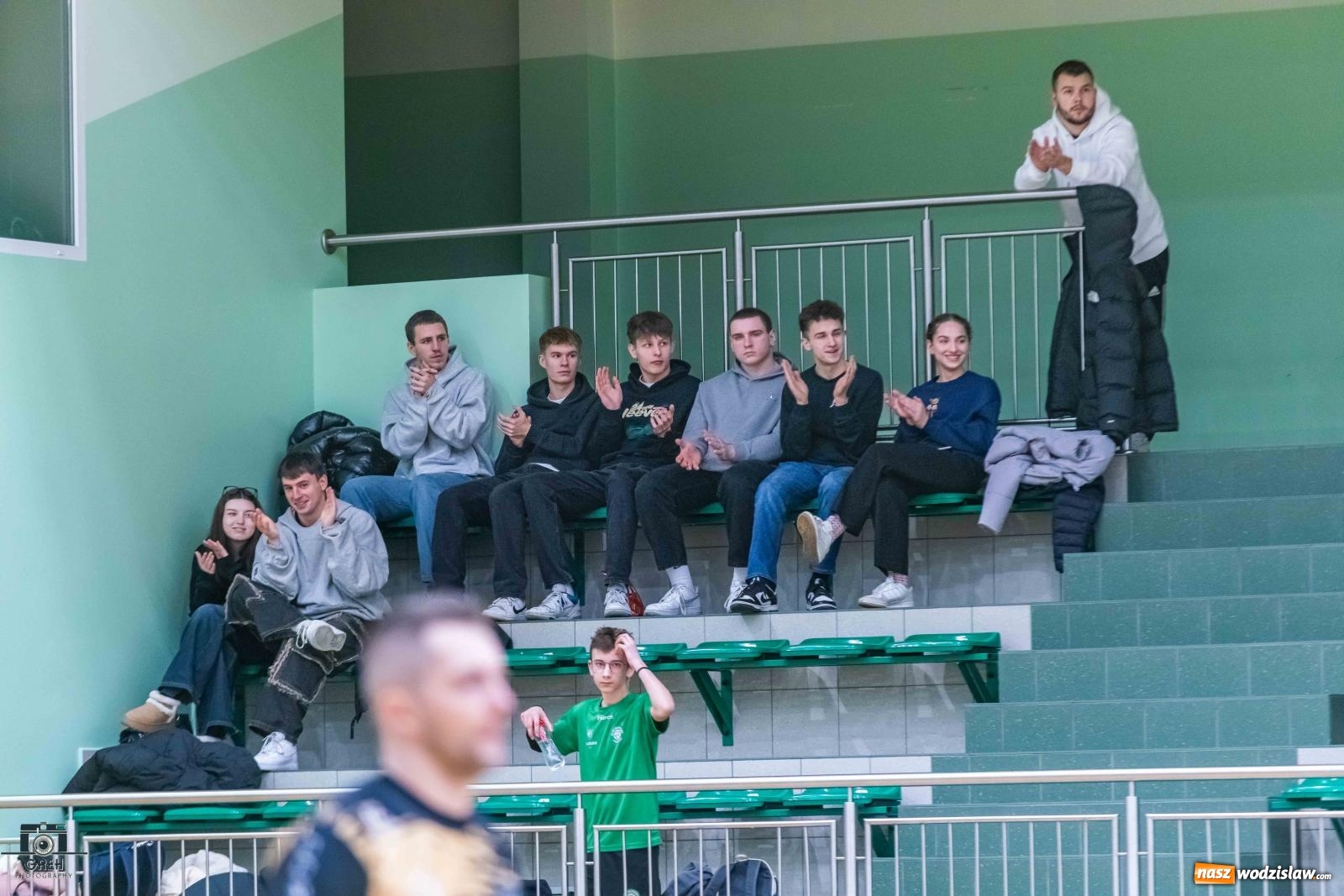 Zdjęcie w galerii na portalu naszwodzislaw.com: Szok i niedowierzanie. Prowadząc 2:0 wrócili tylko z jednym punktem [FOTO] wiadomości z regionu