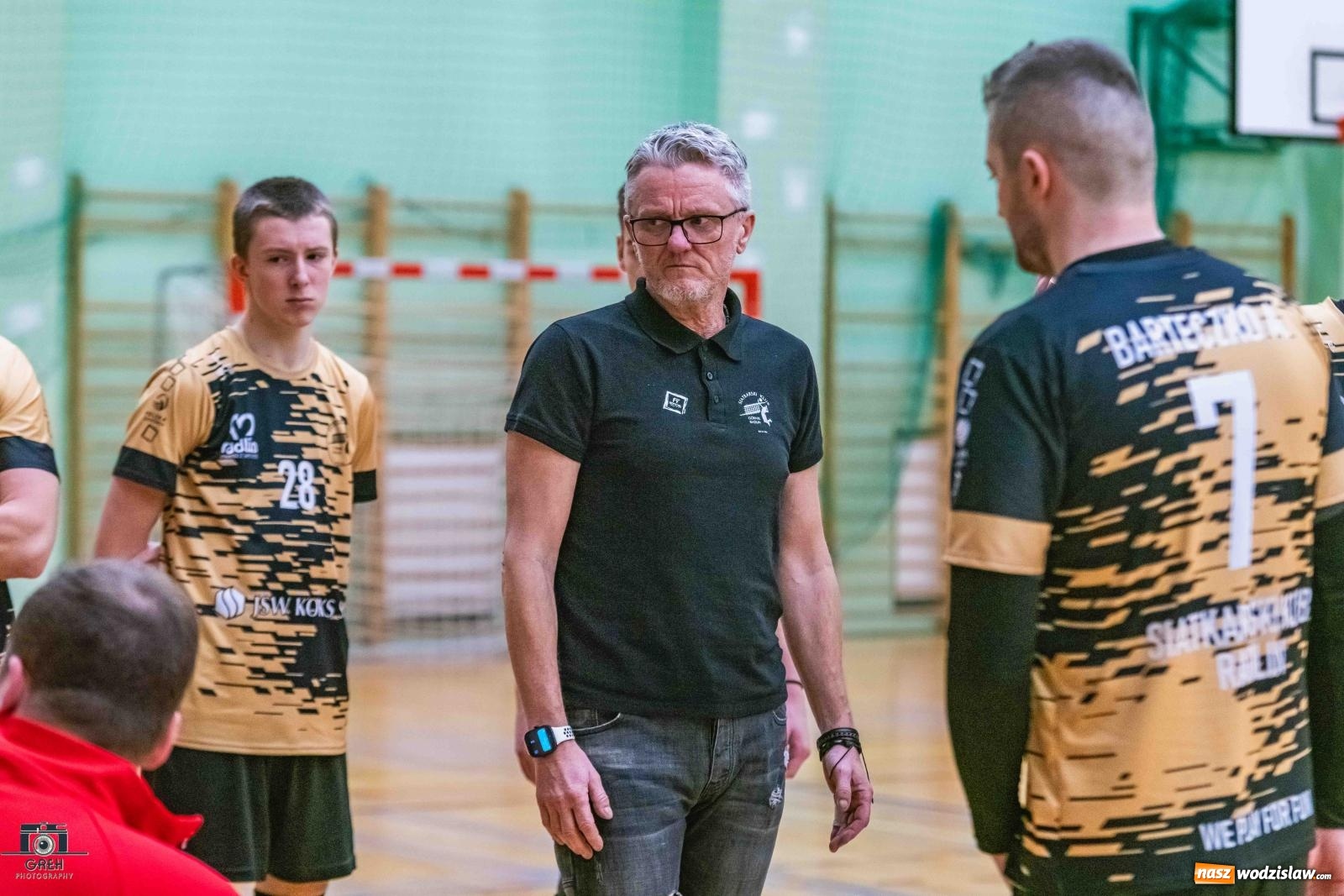 Zdjęcie w galerii na portalu naszwodzislaw.com: Szok i niedowierzanie. Prowadząc 2:0 wrócili tylko z jednym punktem [FOTO] wiadomości z regionu