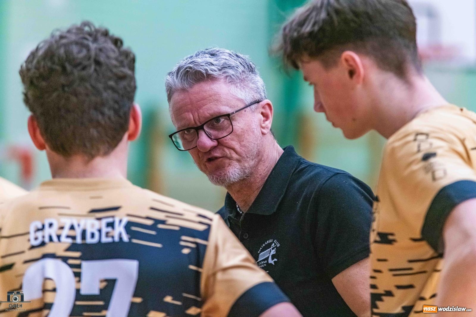 Zdjęcie w galerii na portalu naszwodzislaw.com: Szok i niedowierzanie. Prowadząc 2:0 wrócili tylko z jednym punktem [FOTO] wiadomości z regionu