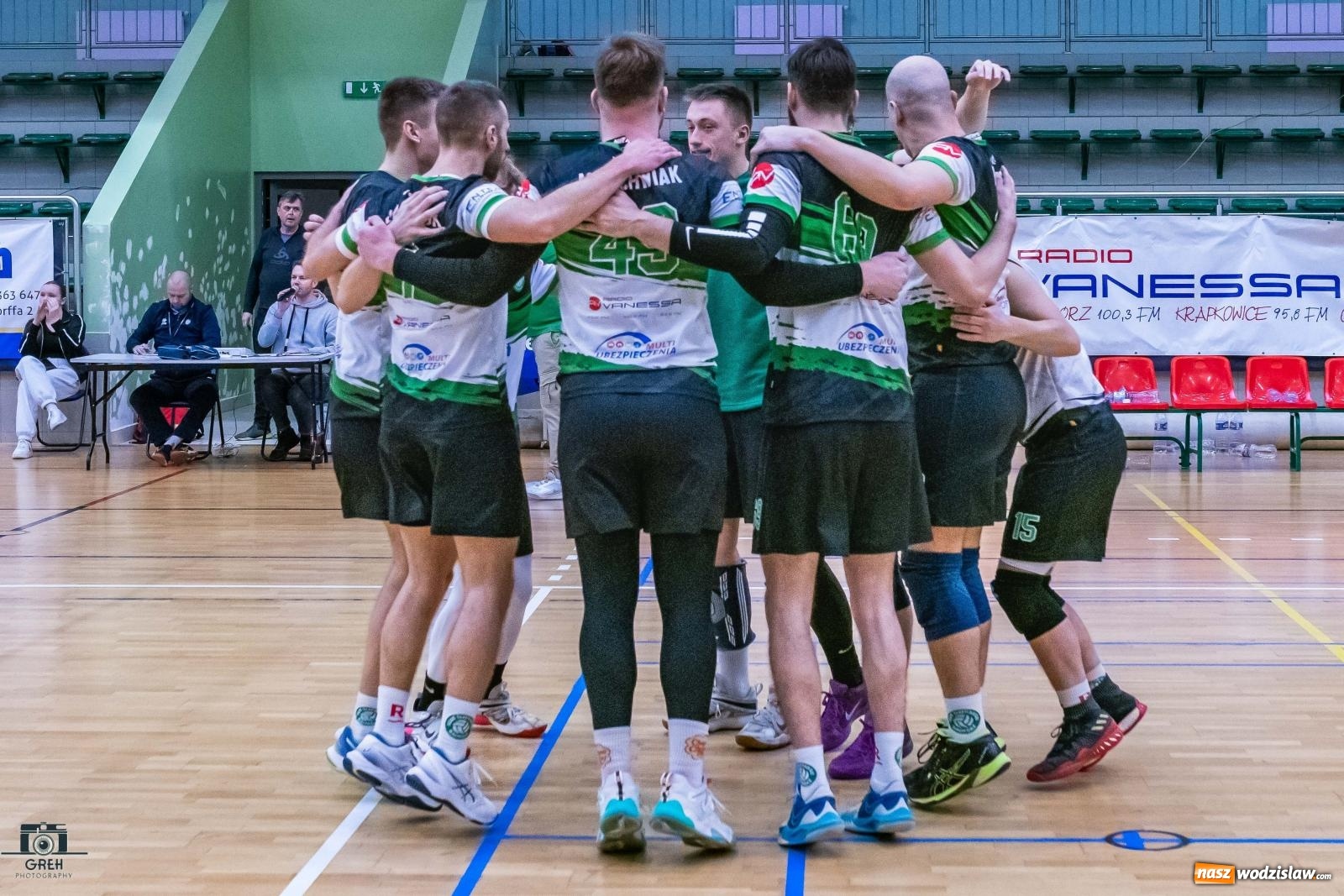 Zdjęcie w galerii na portalu naszwodzislaw.com: Szok i niedowierzanie. Prowadząc 2:0 wrócili tylko z jednym punktem [FOTO] wiadomości z regionu