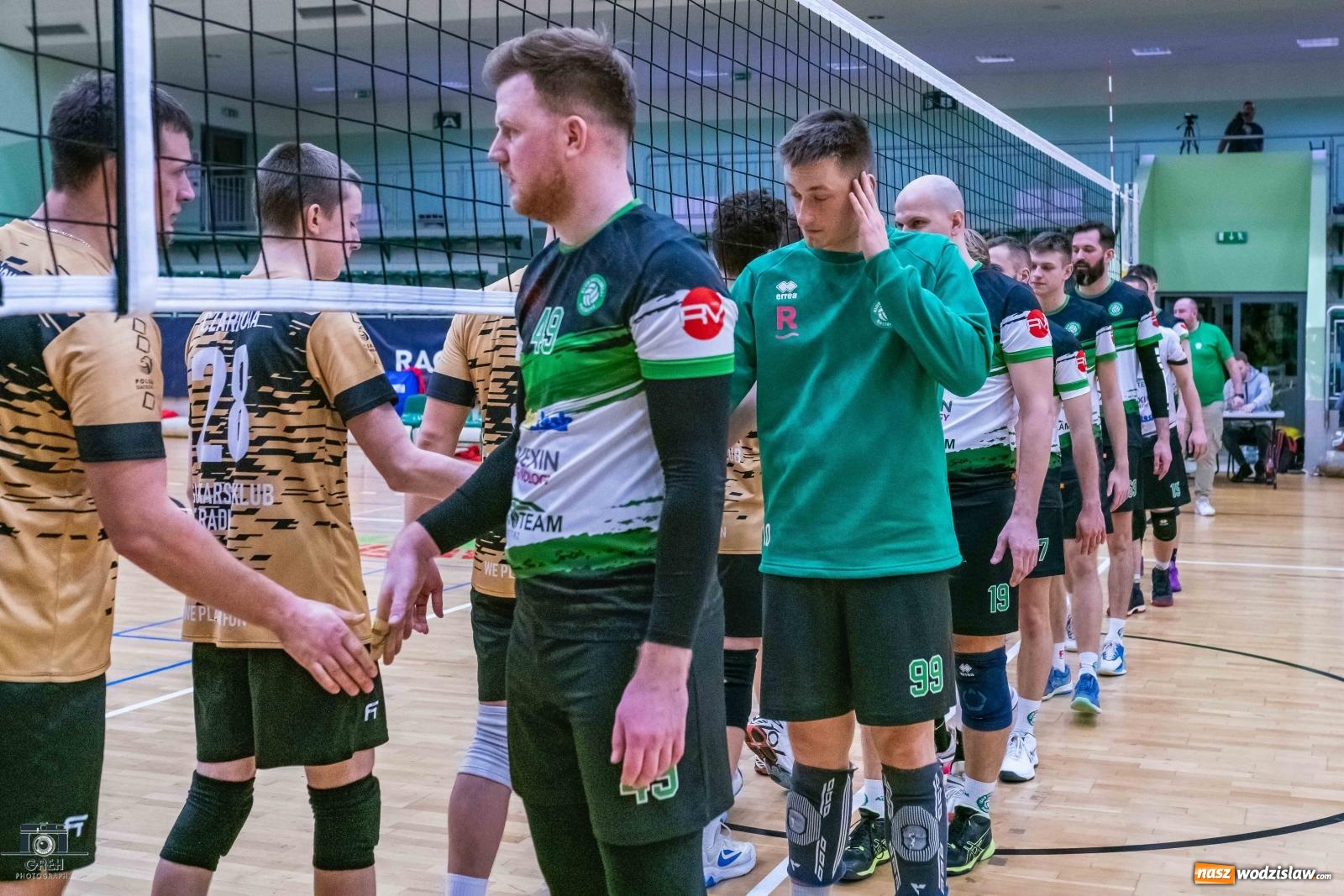 Zdjęcie w galerii na portalu naszwodzislaw.com: Szok i niedowierzanie. Prowadząc 2:0 wrócili tylko z jednym punktem [FOTO] wiadomości z regionu