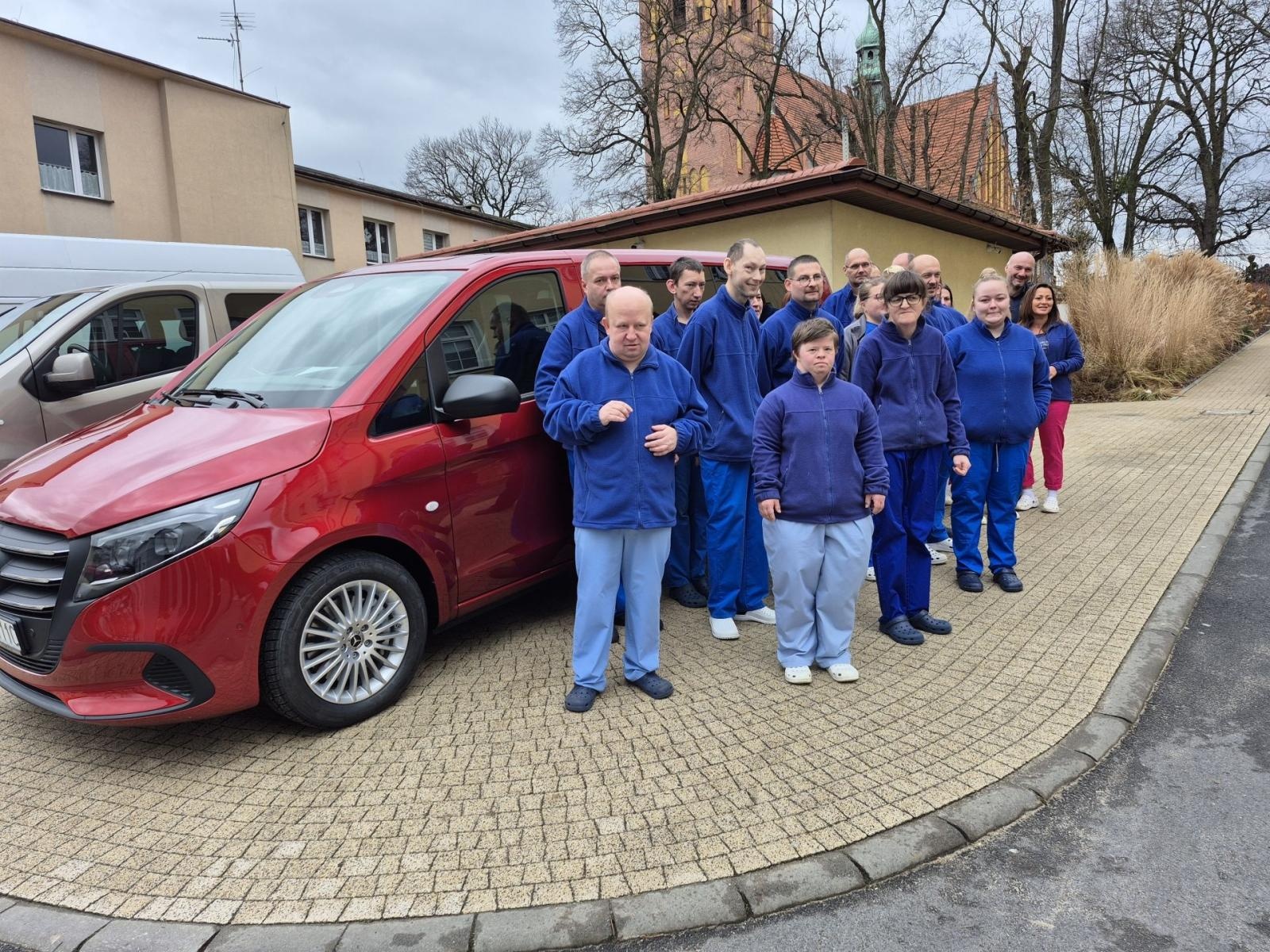 Zdjęcie w galerii na portalu naszwodzislaw.com: Wodzisławski ZAZ z nowym samochodem wiadomości z regionu