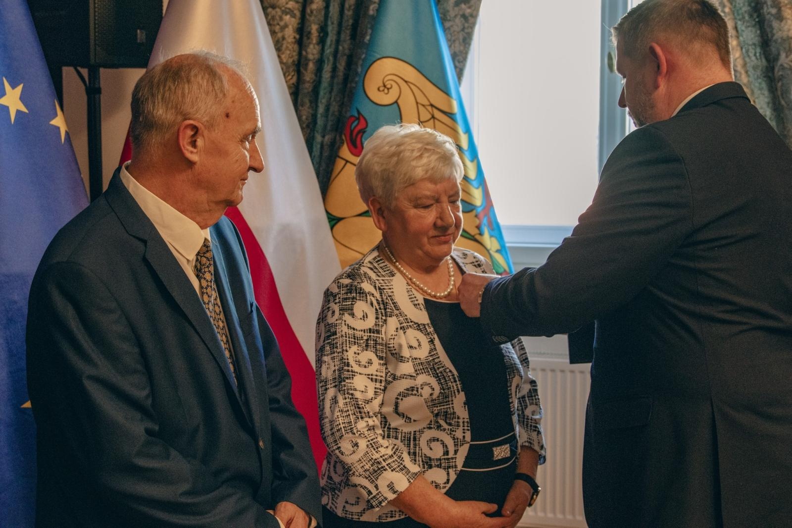 Zdjęcie w galerii na portalu naszwodzislaw.com: Małżonkowie świętowali w Pałacu Dietrichsteinów. Jubileusze w Wodzisławiu Śląskim [FOTO] wiadomości z regionu