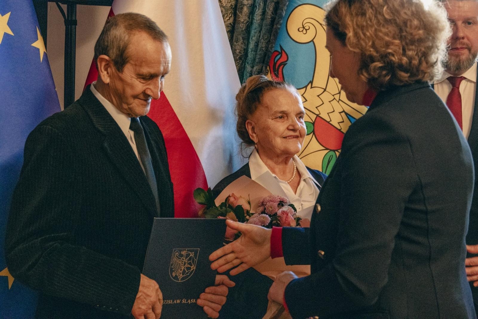 Zdjęcie w galerii na portalu naszwodzislaw.com: Małżonkowie świętowali w Pałacu Dietrichsteinów. Jubileusze w Wodzisławiu Śląskim [FOTO] wiadomości z regionu
