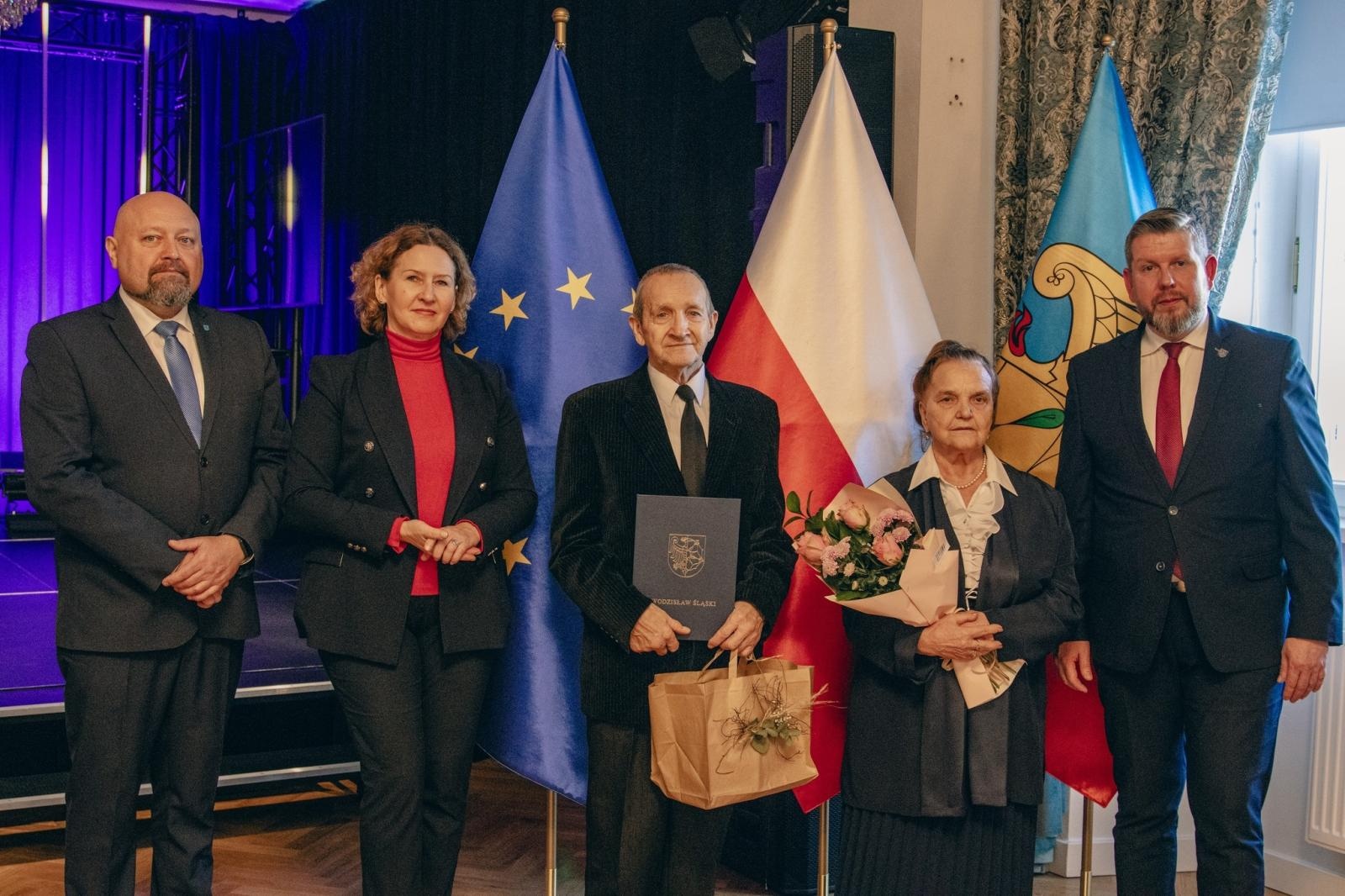 Zdjęcie w galerii na portalu naszwodzislaw.com: Małżonkowie świętowali w Pałacu Dietrichsteinów. Jubileusze w Wodzisławiu Śląskim [FOTO] wiadomości z regionu
