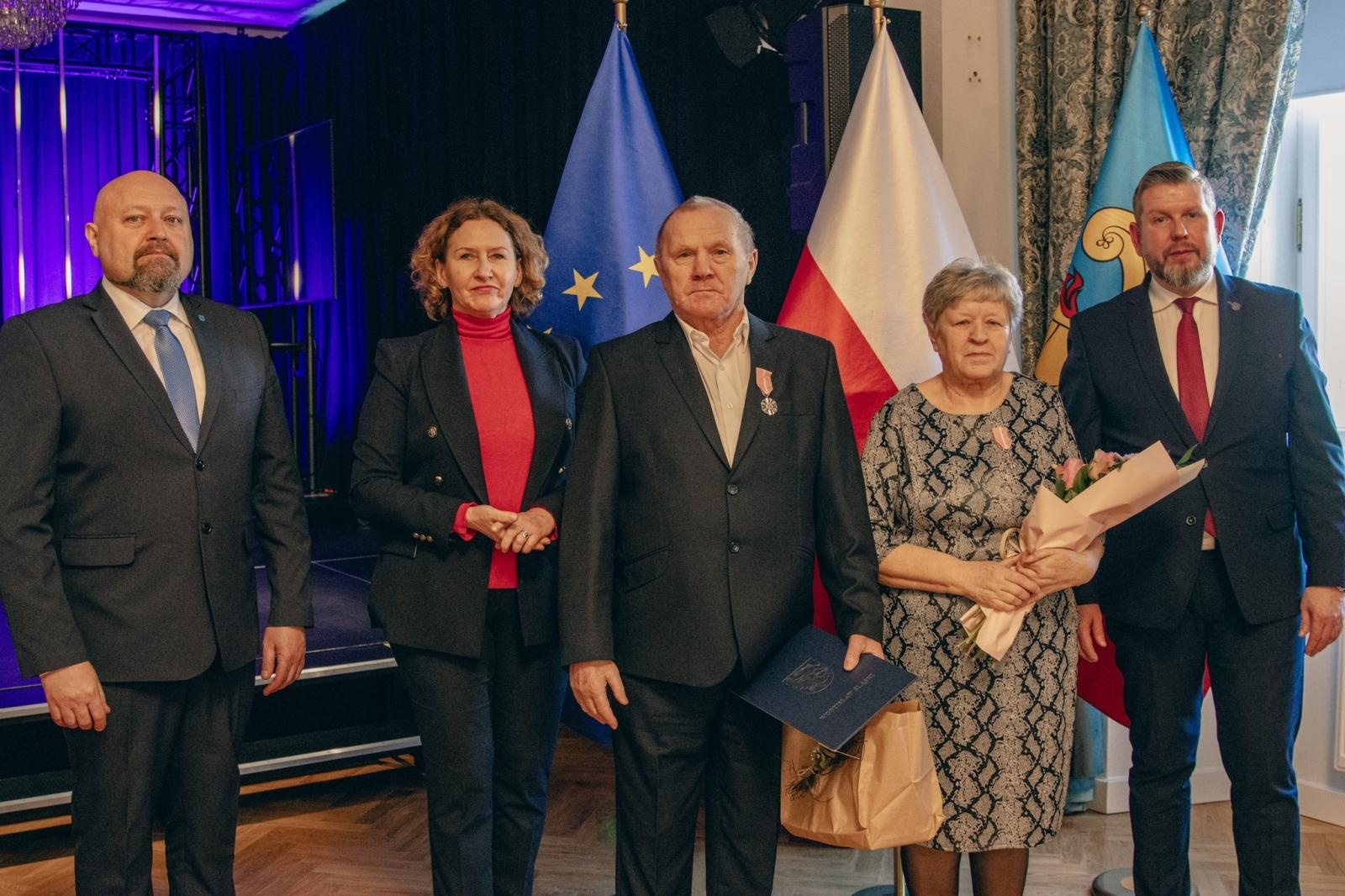 Zdjęcie w galerii na portalu naszwodzislaw.com: Małżonkowie świętowali w Pałacu Dietrichsteinów. Jubileusze w Wodzisławiu Śląskim [FOTO] wiadomości z regionu