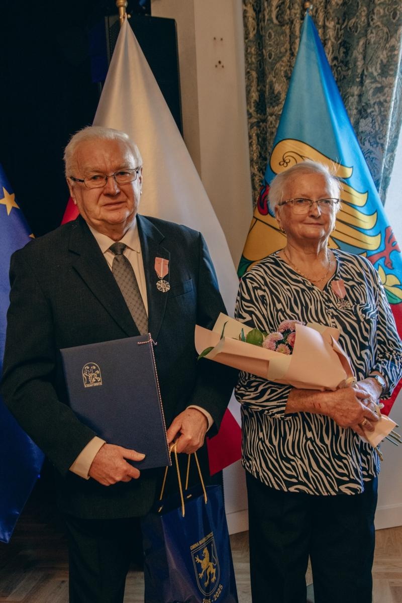 Zdjęcie w galerii na portalu naszwodzislaw.com: Małżonkowie świętowali w Pałacu Dietrichsteinów. Jubileusze w Wodzisławiu Śląskim [FOTO] wiadomości z regionu