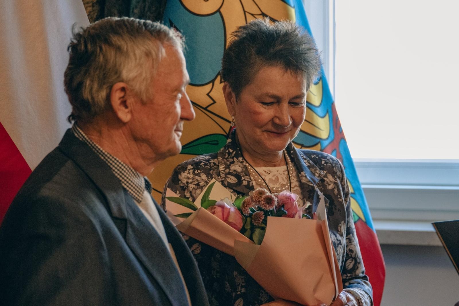 Zdjęcie w galerii na portalu naszwodzislaw.com: Małżonkowie świętowali w Pałacu Dietrichsteinów. Jubileusze w Wodzisławiu Śląskim [FOTO] wiadomości z regionu