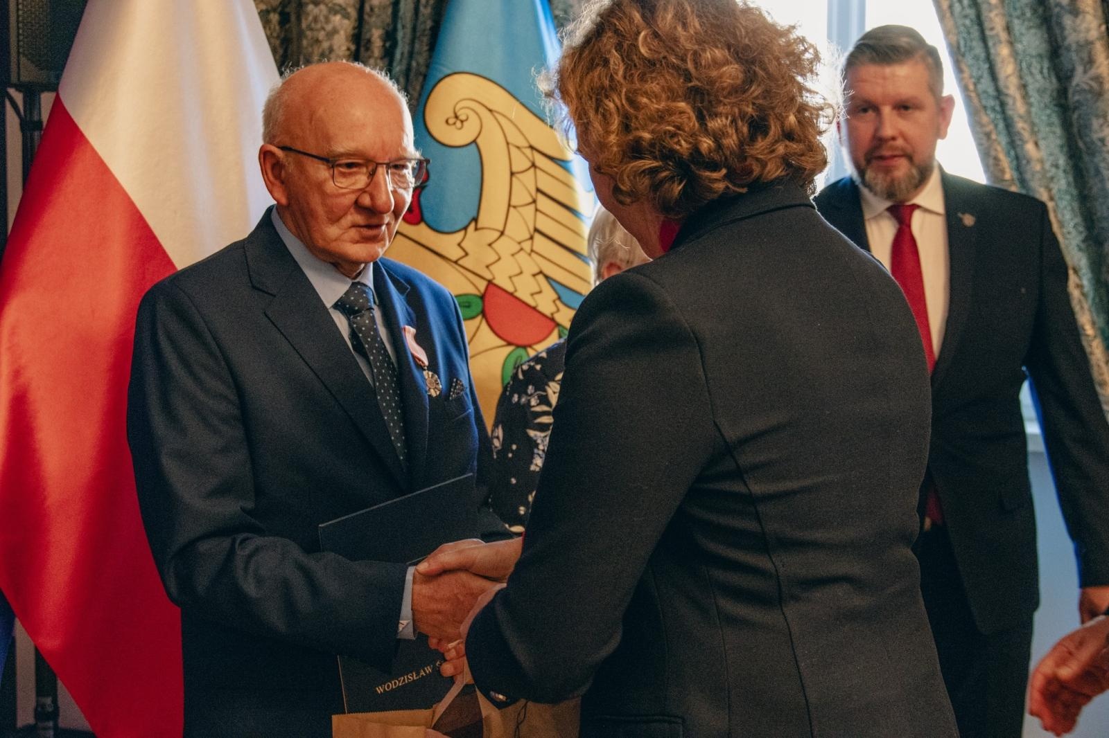 Zdjęcie w galerii na portalu naszwodzislaw.com: Małżonkowie świętowali w Pałacu Dietrichsteinów. Jubileusze w Wodzisławiu Śląskim [FOTO] wiadomości z regionu