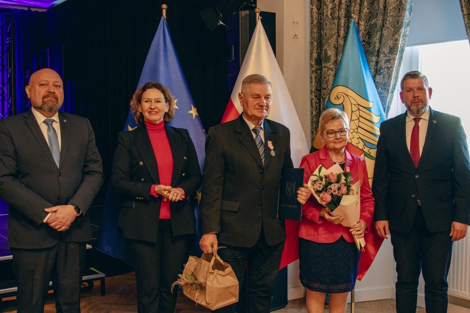 Zdjęcie w galerii na portalu naszwodzislaw.com: Małżonkowie świętowali w Pałacu Dietrichsteinów. Jubileusze w Wodzisławiu Śląskim [FOTO] wiadomości z regionu