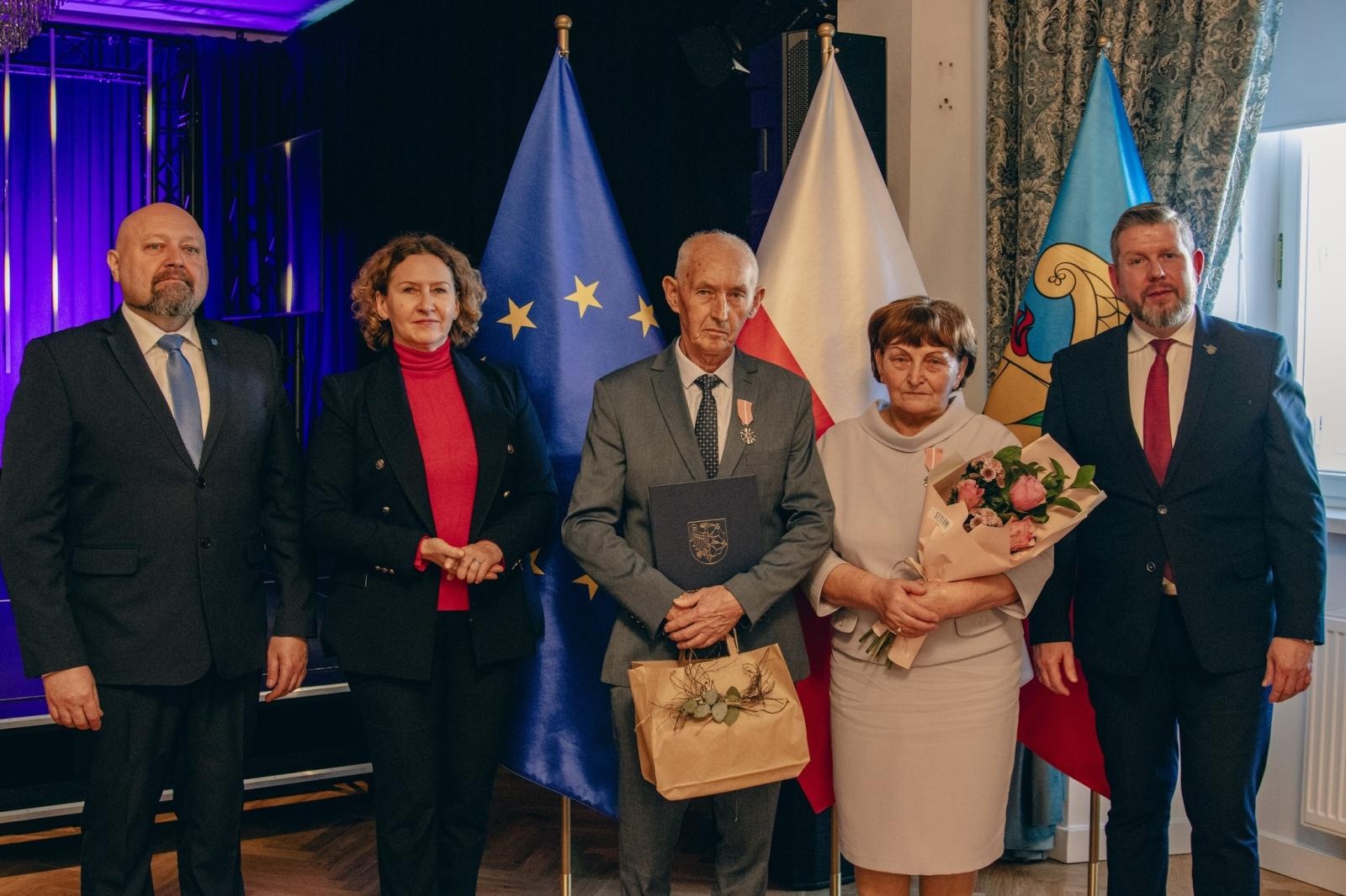 Zdjęcie w galerii na portalu naszwodzislaw.com: Małżonkowie świętowali w Pałacu Dietrichsteinów. Jubileusze w Wodzisławiu Śląskim [FOTO] wiadomości z regionu