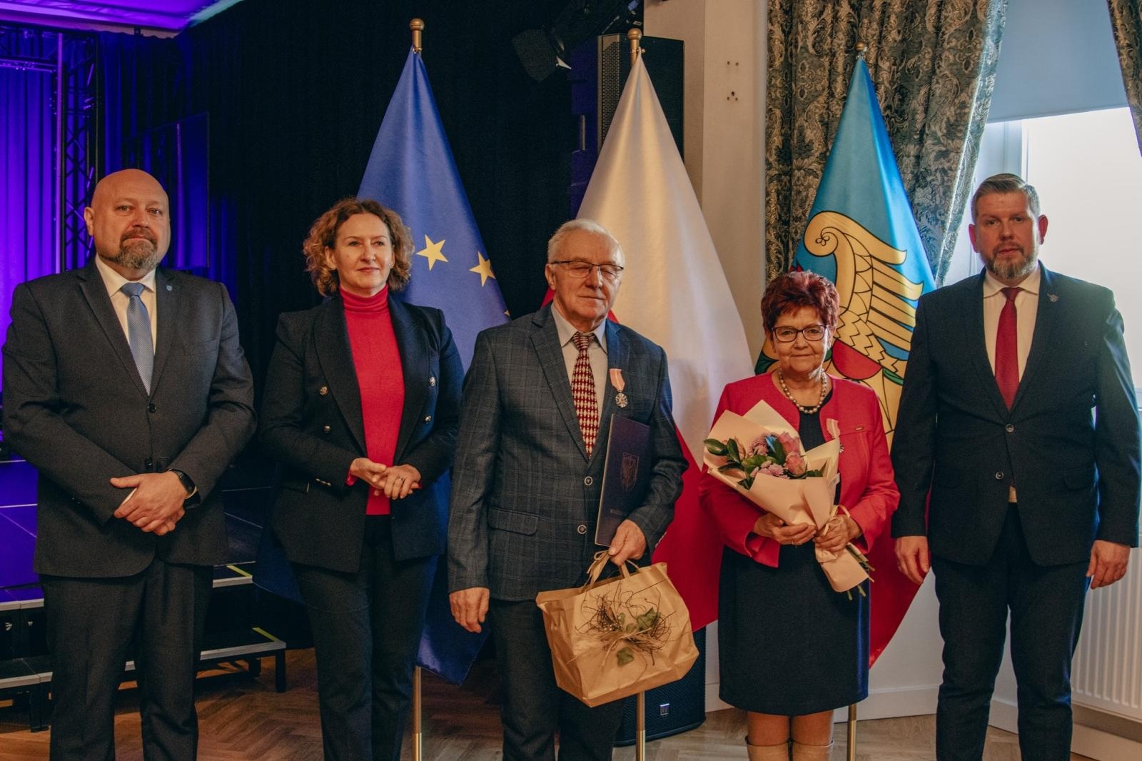 Zdjęcie w galerii na portalu naszwodzislaw.com: Małżonkowie świętowali w Pałacu Dietrichsteinów. Jubileusze w Wodzisławiu Śląskim [FOTO] wiadomości z regionu