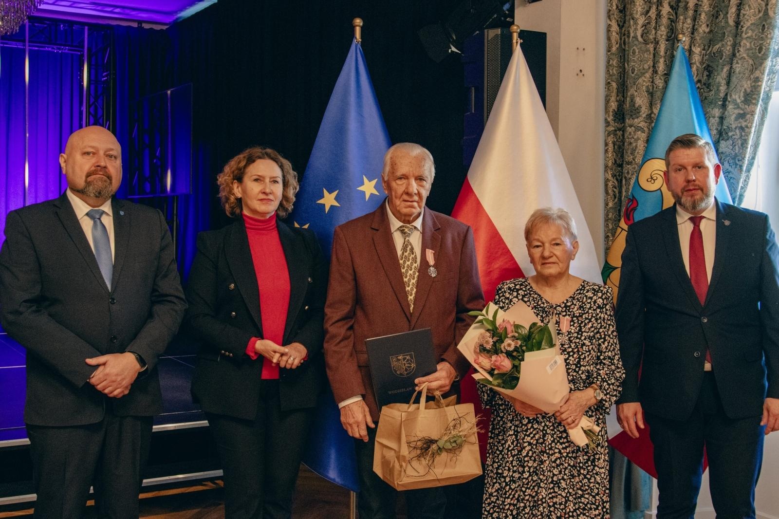 Zdjęcie w galerii na portalu naszwodzislaw.com: Małżonkowie świętowali w Pałacu Dietrichsteinów. Jubileusze w Wodzisławiu Śląskim [FOTO] wiadomości z regionu
