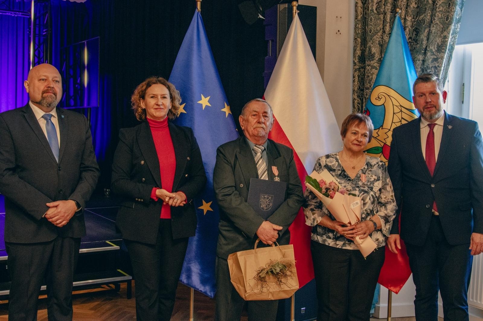 Zdjęcie w galerii na portalu naszwodzislaw.com: Małżonkowie świętowali w Pałacu Dietrichsteinów. Jubileusze w Wodzisławiu Śląskim [FOTO] wiadomości z regionu