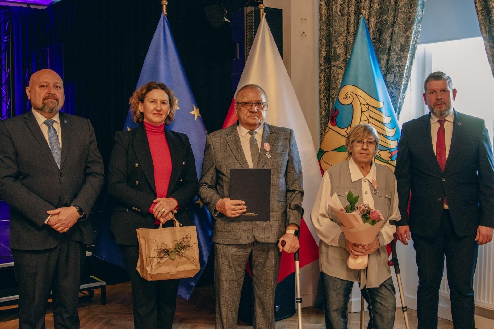 Zdjęcie w galerii na portalu naszwodzislaw.com: Małżonkowie świętowali w Pałacu Dietrichsteinów. Jubileusze w Wodzisławiu Śląskim [FOTO] wiadomości z regionu