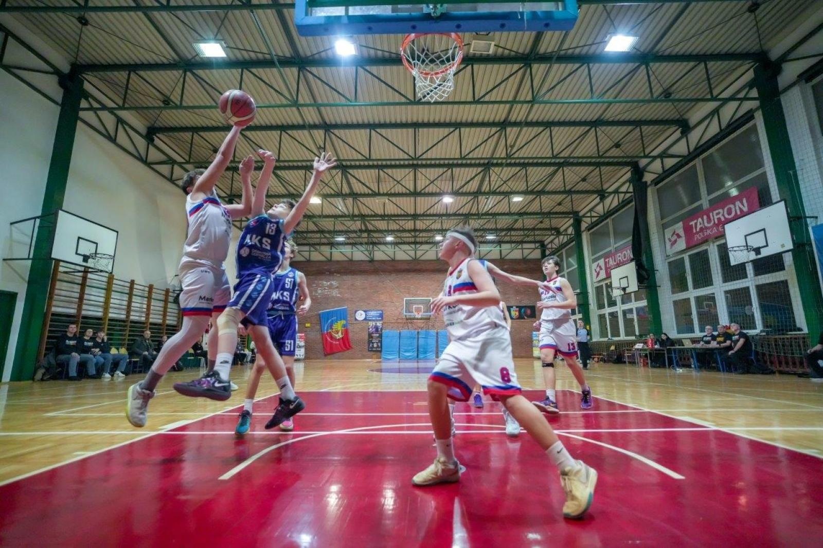 Zdjęcie w galerii na portalu naszwodzislaw.com: Koszykarze MKS Wodzisław z pierwszą wygraną w fazie play-off wiadomości z regionu