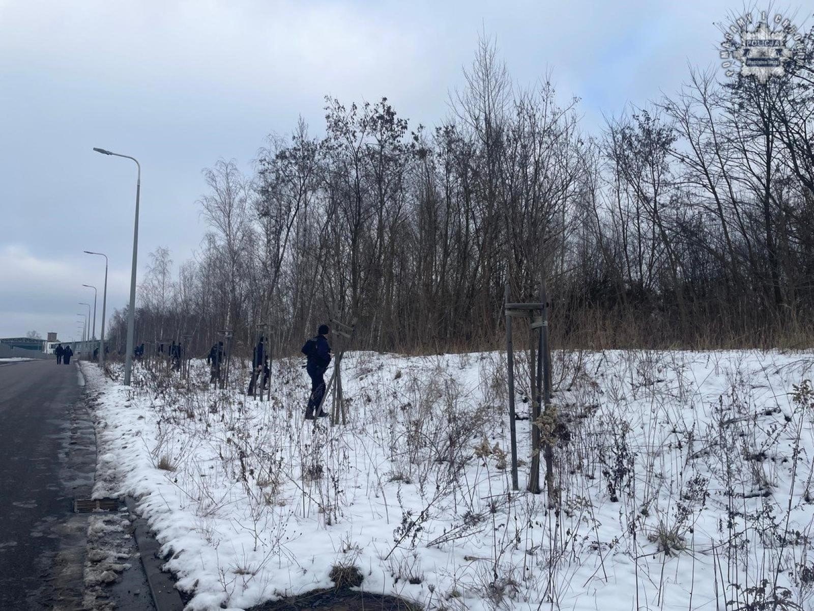 Zdjęcie w galerii na portalu naszwodzislaw.com: Policjanci zakończyli poszukiwania zaginionego. Odnaleziono ciało mieszkańca Skrzyszowa wiadomości z regionu