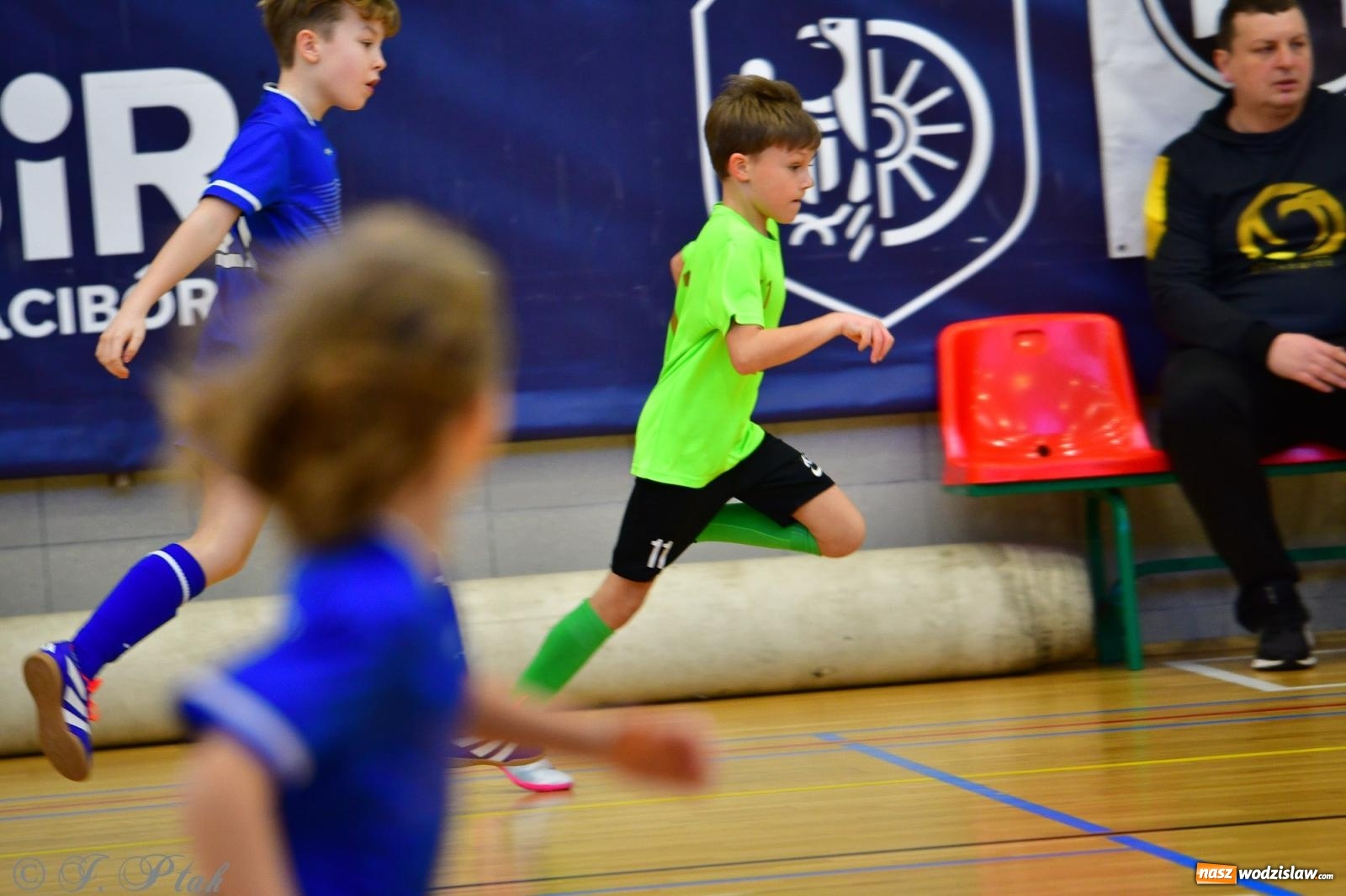 Zdjęcie w galerii na portalu naszwodzislaw.com: Piłkarska rywalizacja rocznika 2016. Kolejny turniej fundacji Junior Trening [FOTO] wiadomości z regionu