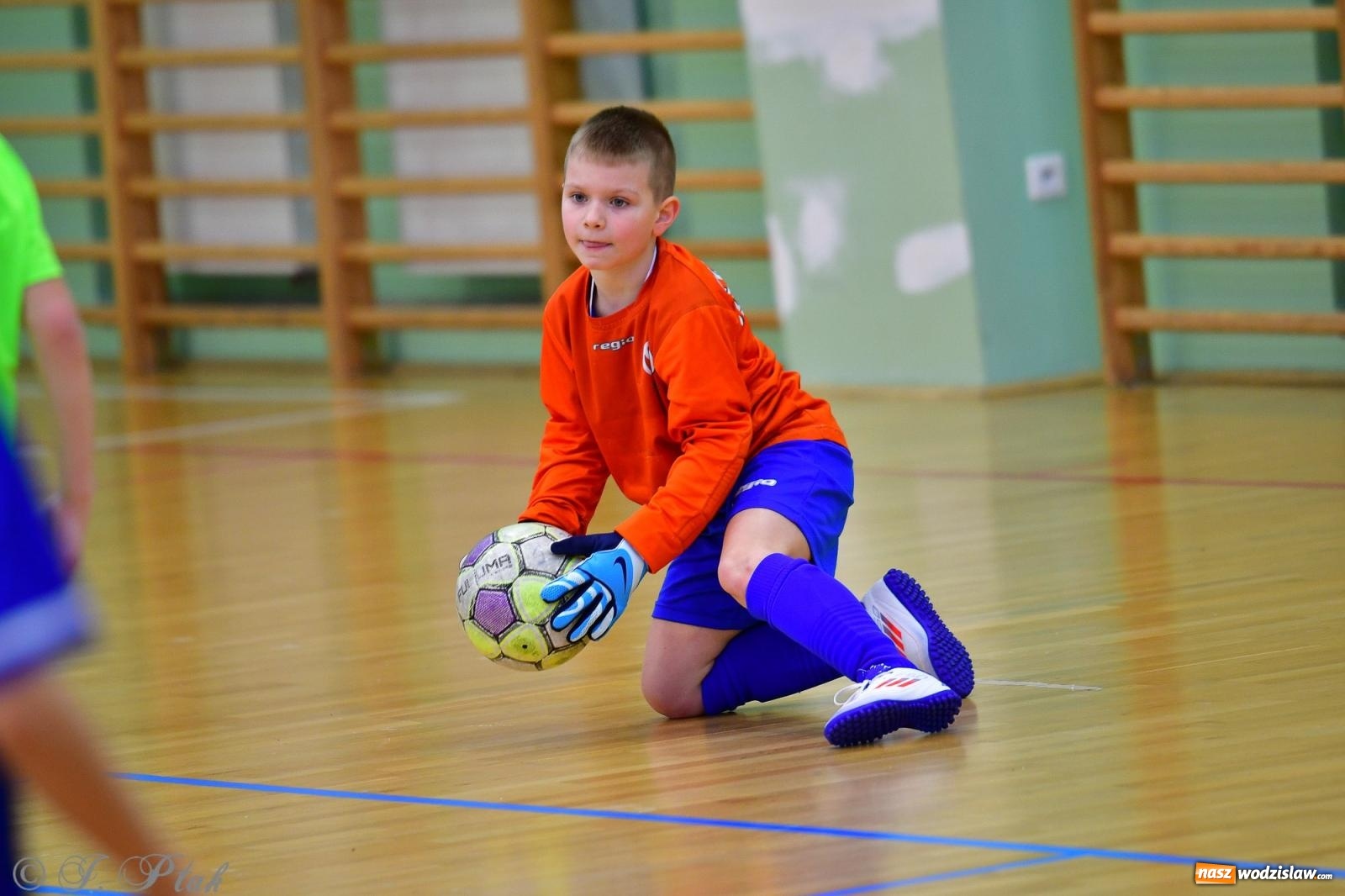 Zdjęcie w galerii na portalu naszwodzislaw.com: Piłkarska rywalizacja rocznika 2016. Kolejny turniej fundacji Junior Trening [FOTO] wiadomości z regionu