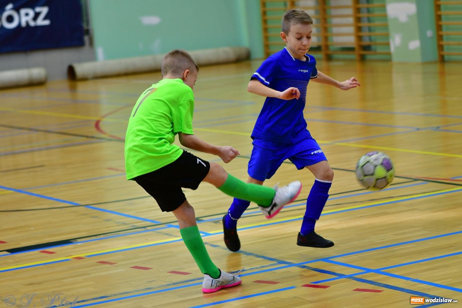 Zdjęcie w galerii na portalu naszwodzislaw.com: Piłkarska rywalizacja rocznika 2016. Kolejny turniej fundacji Junior Trening [FOTO] wiadomości z regionu