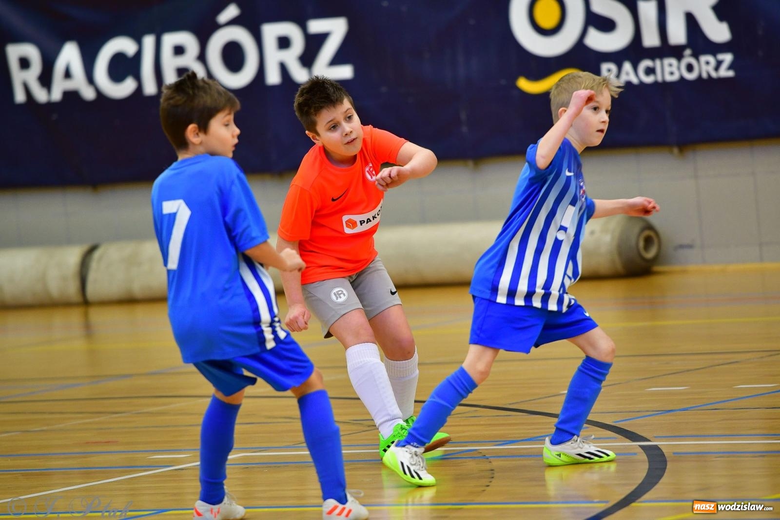 Zdjęcie w galerii na portalu naszwodzislaw.com: Piłkarska rywalizacja rocznika 2016. Kolejny turniej fundacji Junior Trening [FOTO] wiadomości z regionu