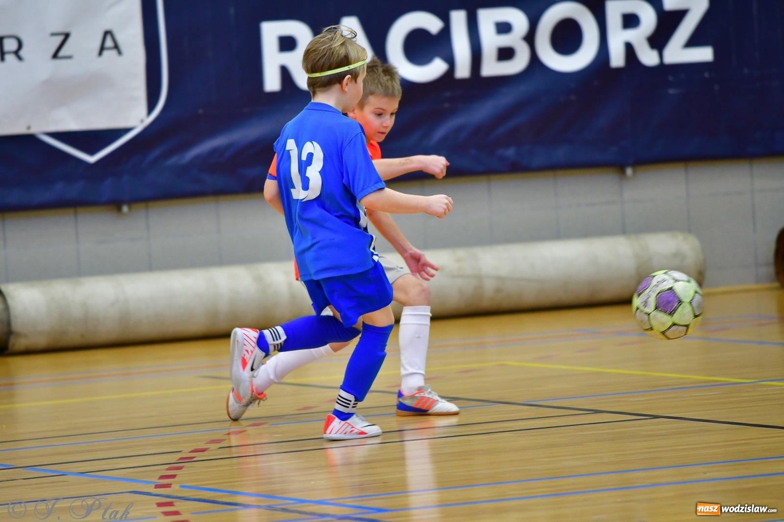 Zdjęcie w galerii na portalu naszwodzislaw.com: Piłkarska rywalizacja rocznika 2016. Kolejny turniej fundacji Junior Trening [FOTO] wiadomości z regionu
