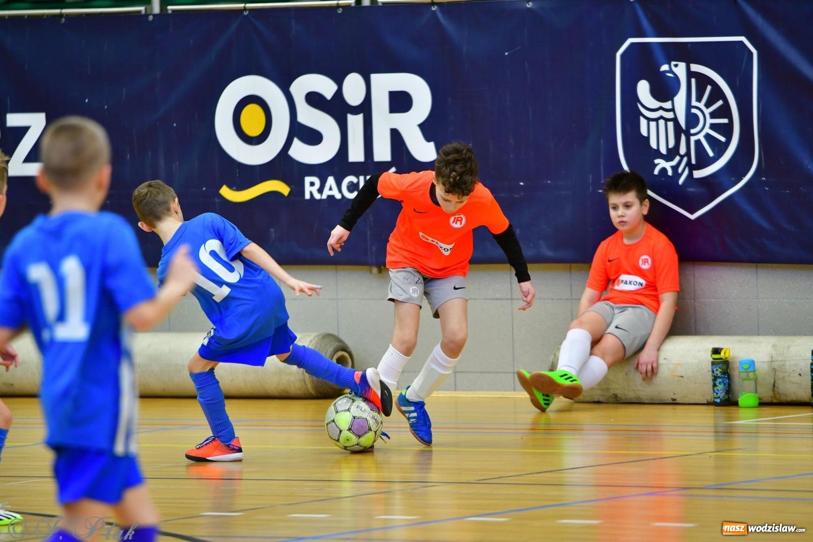 Zdjęcie w galerii na portalu naszwodzislaw.com: Piłkarska rywalizacja rocznika 2016. Kolejny turniej fundacji Junior Trening [FOTO] wiadomości z regionu