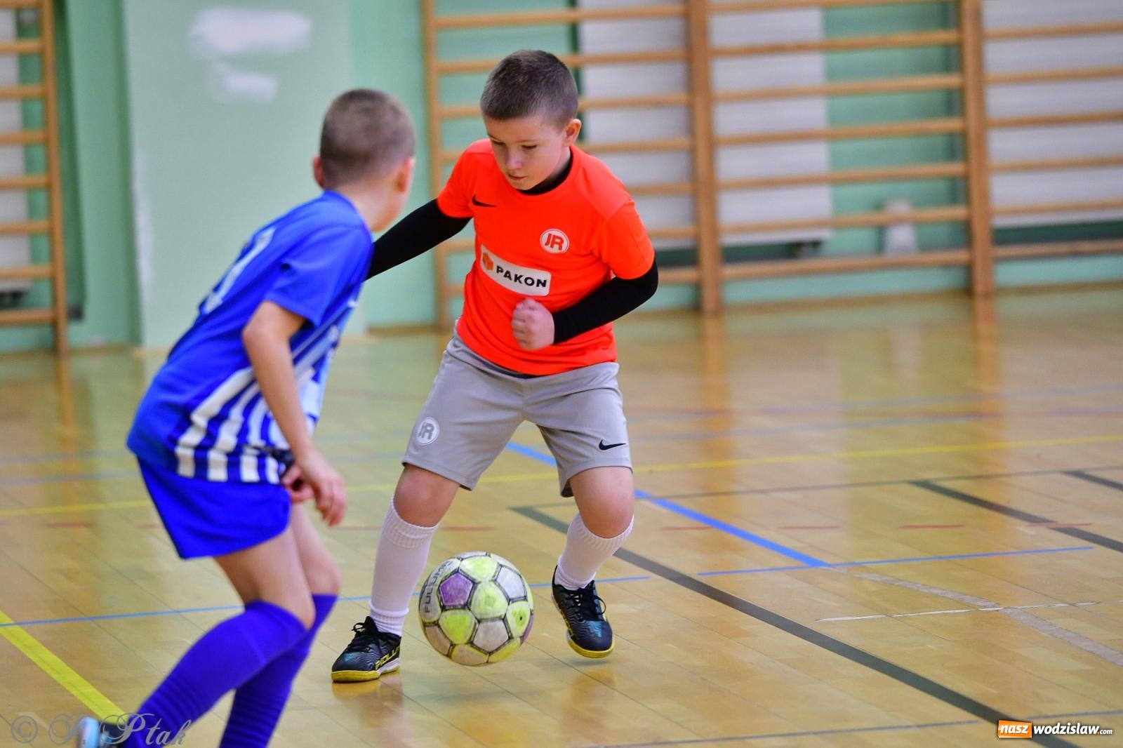 Zdjęcie w galerii na portalu naszwodzislaw.com: Piłkarska rywalizacja rocznika 2016. Kolejny turniej fundacji Junior Trening [FOTO] wiadomości z regionu