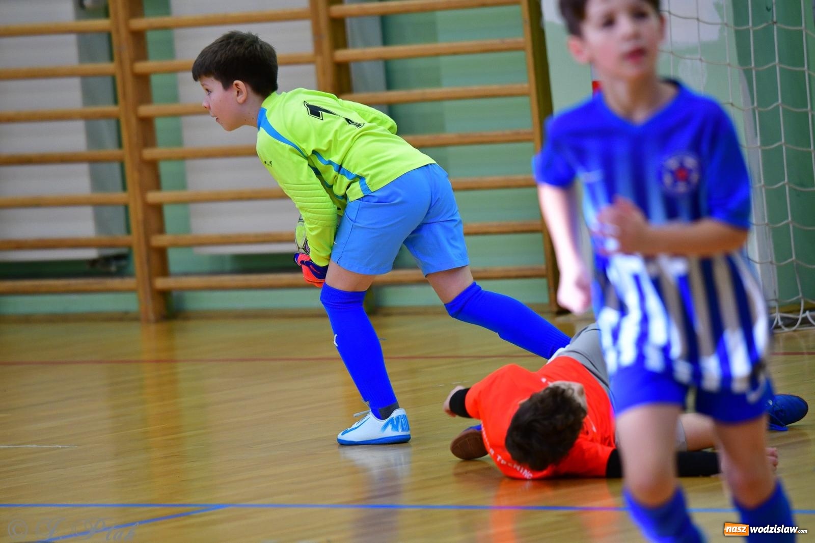 Zdjęcie w galerii na portalu naszwodzislaw.com: Piłkarska rywalizacja rocznika 2016. Kolejny turniej fundacji Junior Trening [FOTO] wiadomości z regionu