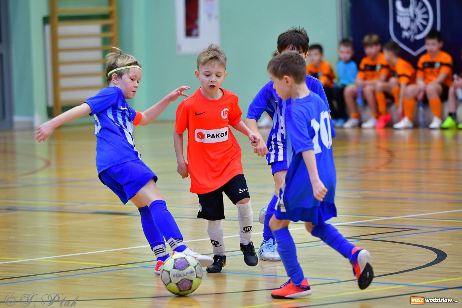 Zdjęcie w galerii na portalu naszwodzislaw.com: Piłkarska rywalizacja rocznika 2016. Kolejny turniej fundacji Junior Trening [FOTO] wiadomości z regionu