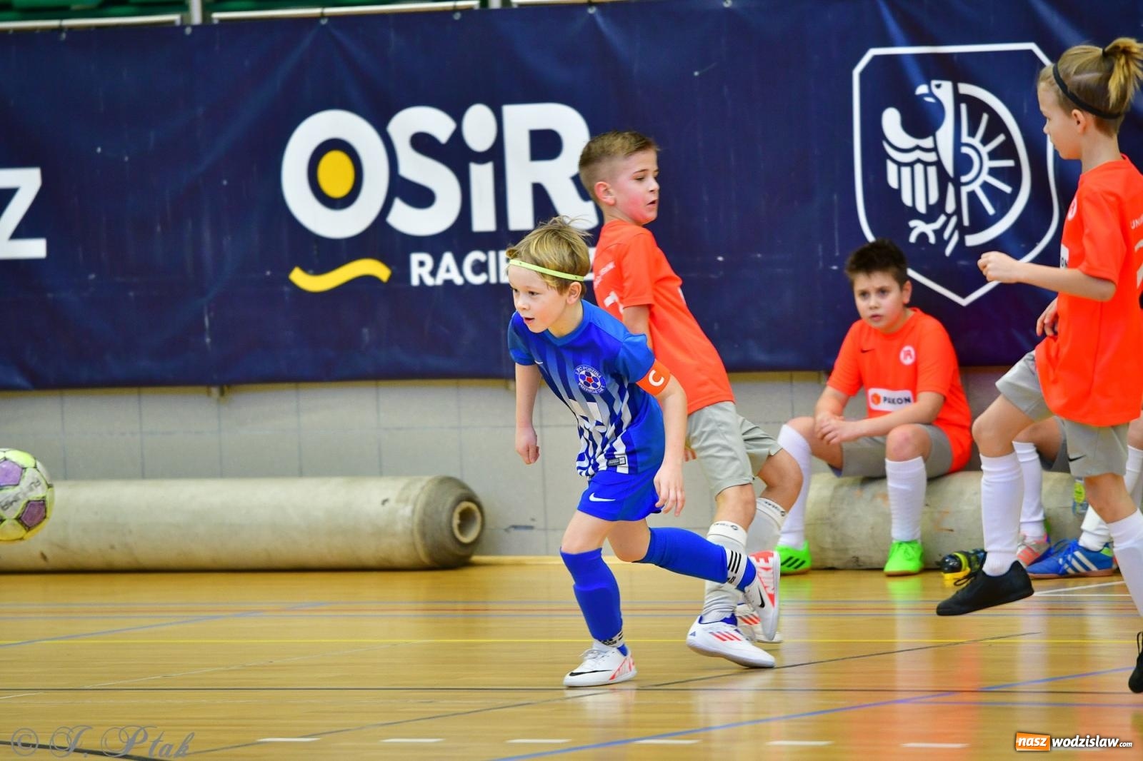 Zdjęcie w galerii na portalu naszwodzislaw.com: Piłkarska rywalizacja rocznika 2016. Kolejny turniej fundacji Junior Trening [FOTO] wiadomości z regionu