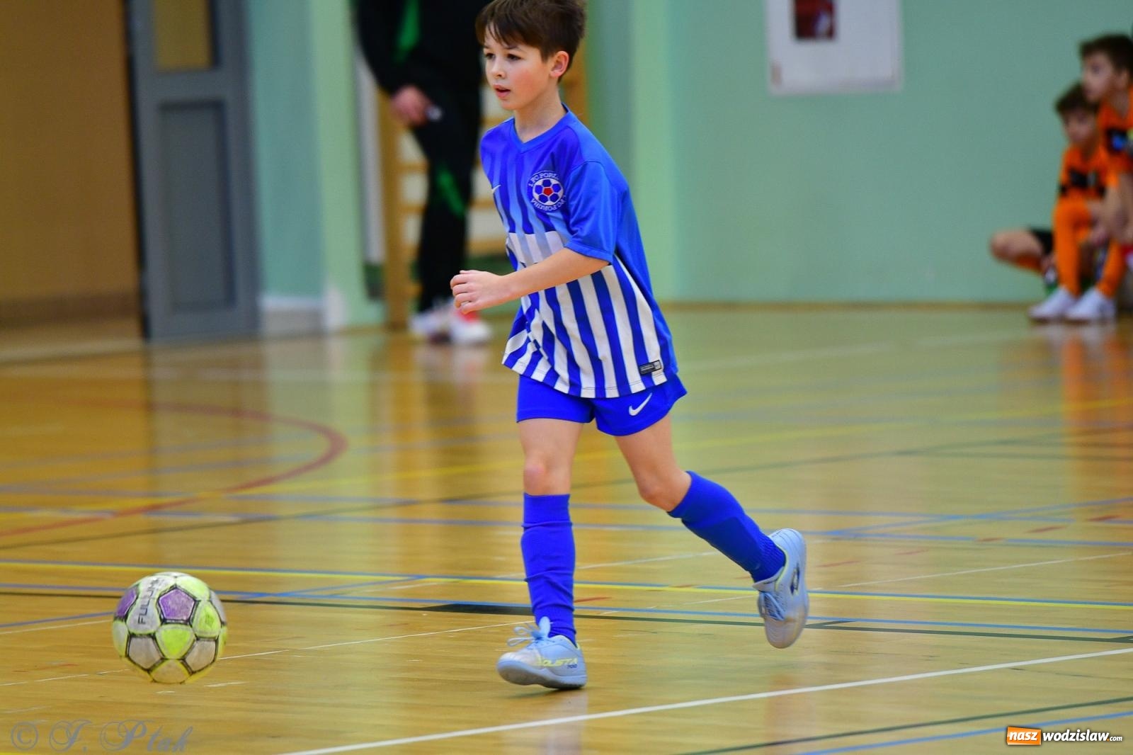 Zdjęcie w galerii na portalu naszwodzislaw.com: Piłkarska rywalizacja rocznika 2016. Kolejny turniej fundacji Junior Trening [FOTO] wiadomości z regionu