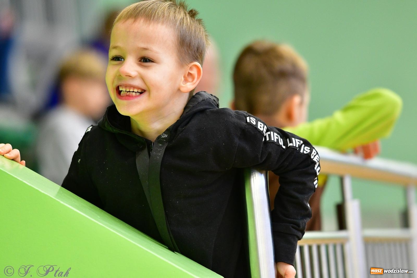 Zdjęcie w galerii na portalu naszwodzislaw.com: Piłkarska rywalizacja rocznika 2016. Kolejny turniej fundacji Junior Trening [FOTO] wiadomości z regionu