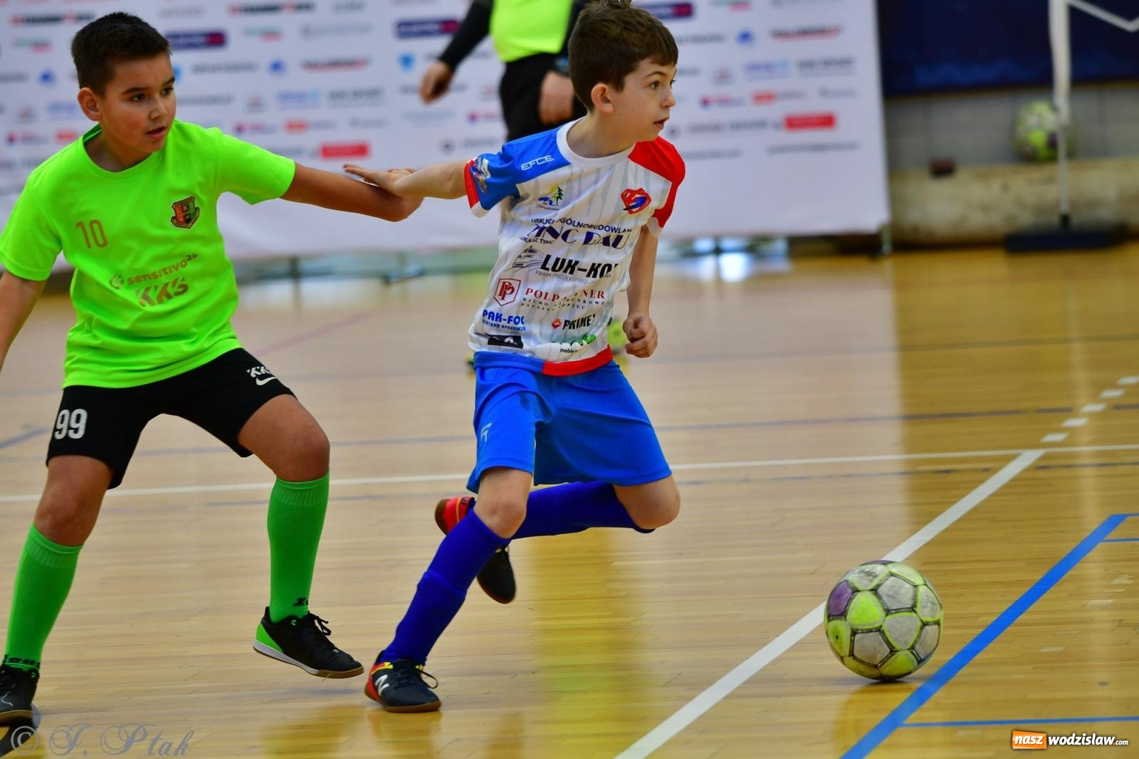 Zdjęcie w galerii na portalu naszwodzislaw.com: Piłkarska rywalizacja rocznika 2016. Kolejny turniej fundacji Junior Trening [FOTO] wiadomości z regionu
