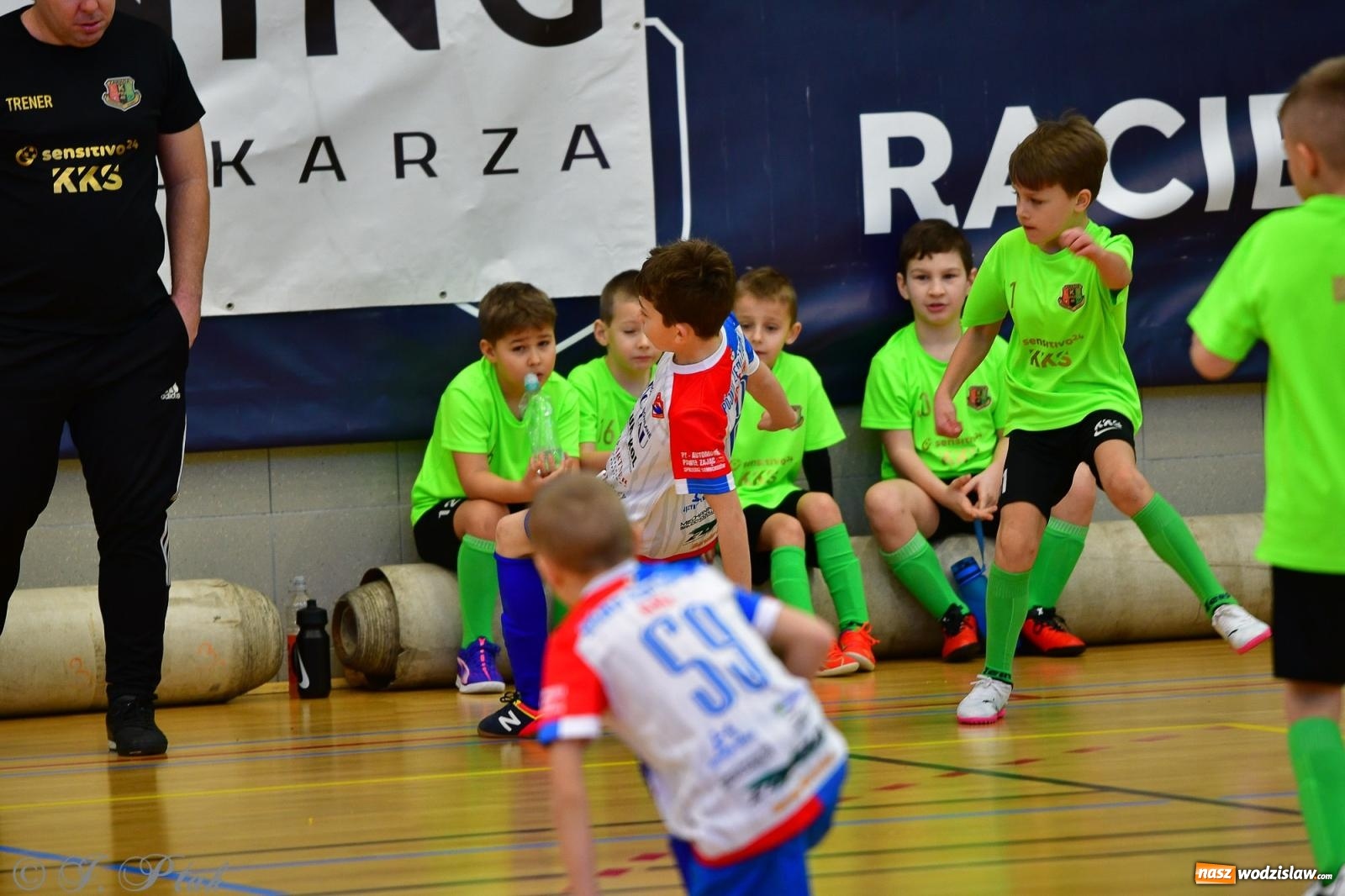 Zdjęcie w galerii na portalu naszwodzislaw.com: Piłkarska rywalizacja rocznika 2016. Kolejny turniej fundacji Junior Trening [FOTO] wiadomości z regionu