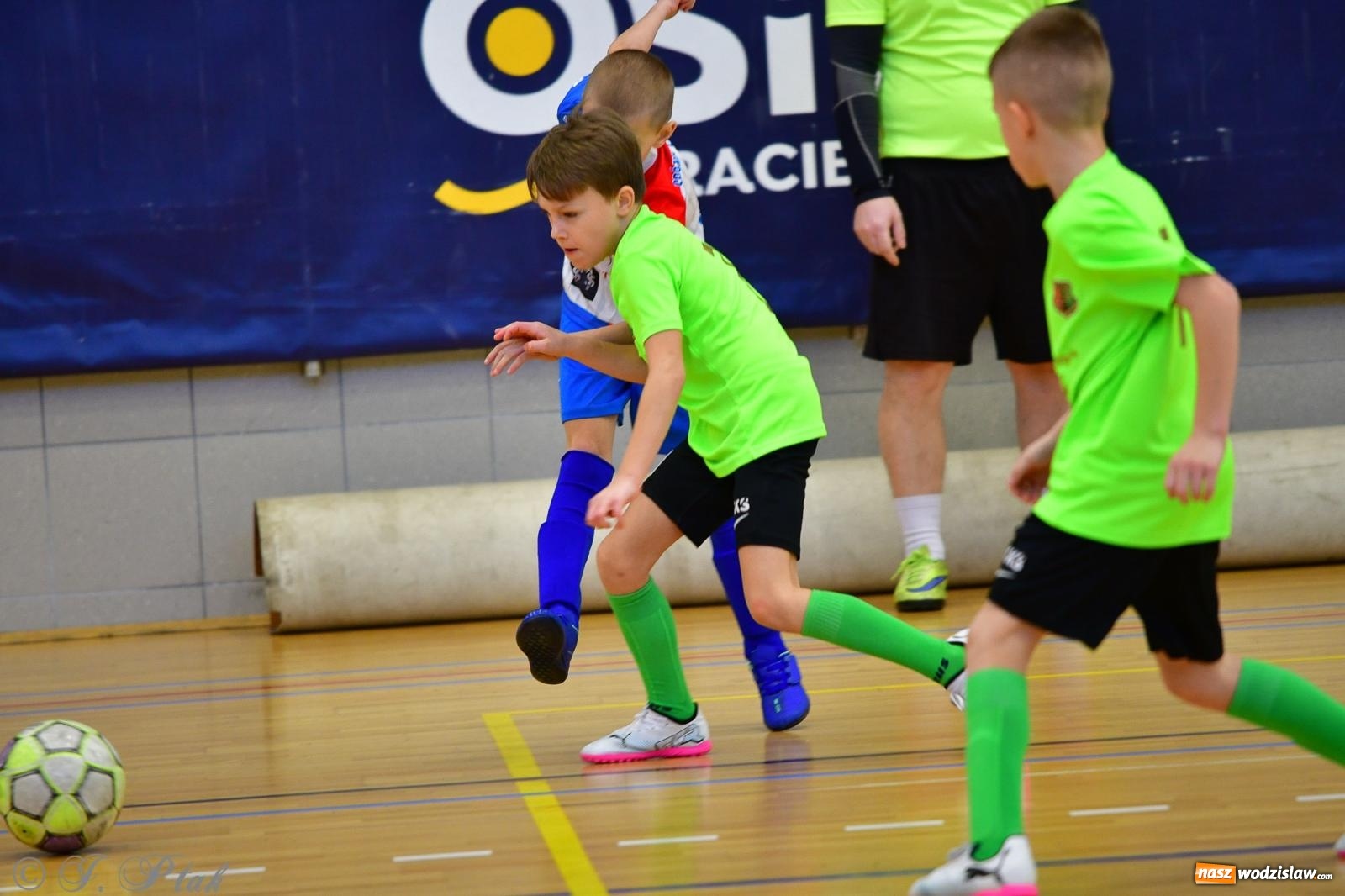 Zdjęcie w galerii na portalu naszwodzislaw.com: Piłkarska rywalizacja rocznika 2016. Kolejny turniej fundacji Junior Trening [FOTO] wiadomości z regionu