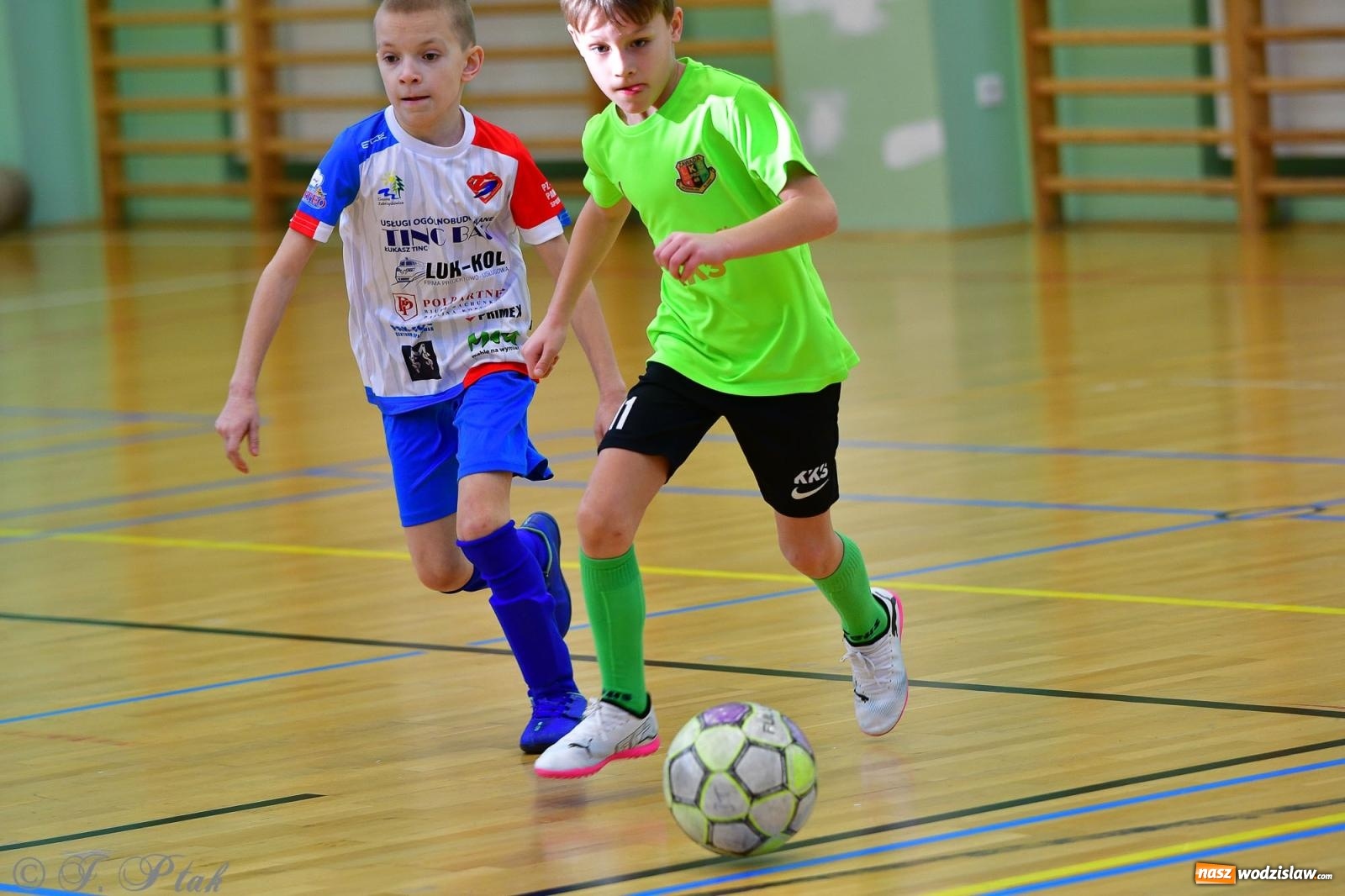 Zdjęcie w galerii na portalu naszwodzislaw.com: Piłkarska rywalizacja rocznika 2016. Kolejny turniej fundacji Junior Trening [FOTO] wiadomości z regionu